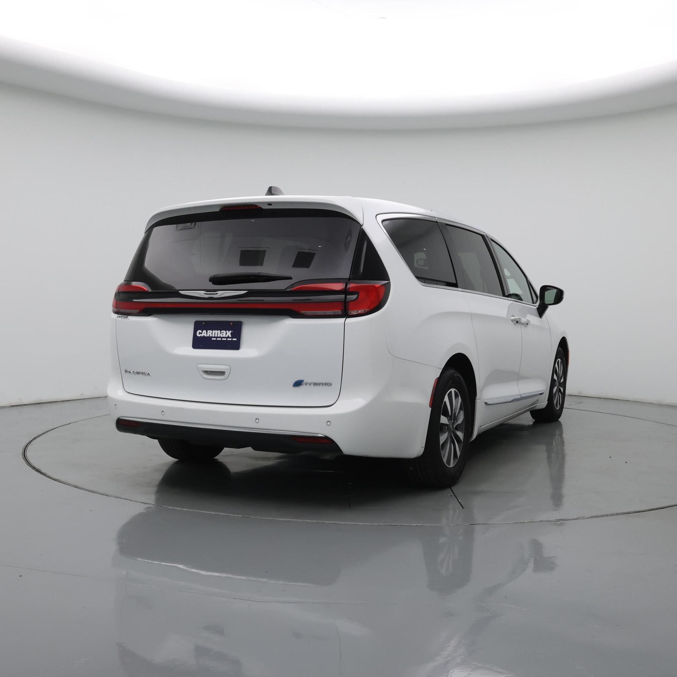 Thumbnail: 2023 Chrysler Pacifica - 8