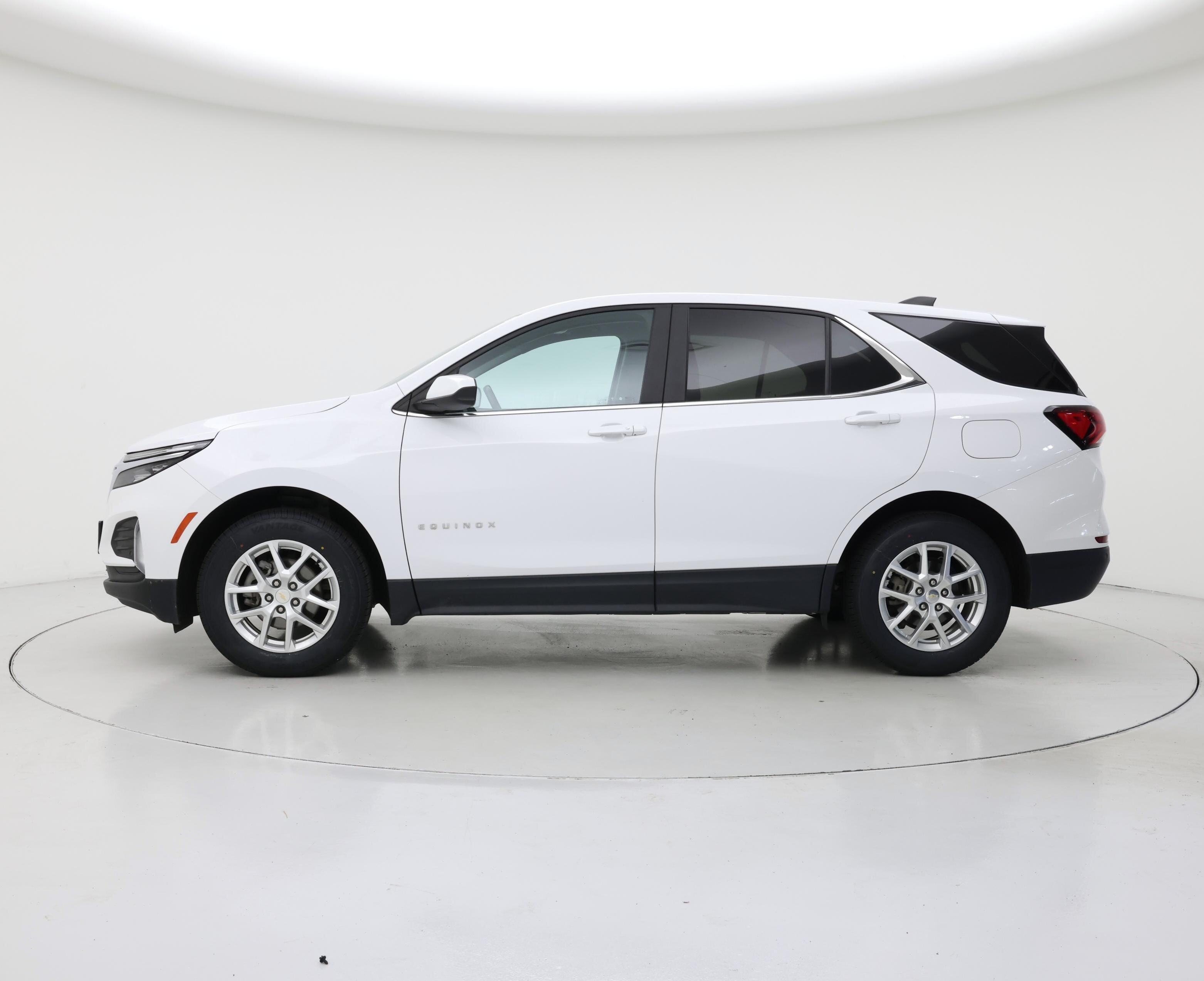 Thumbnail: 2022 Chevrolet Equinox - 3
