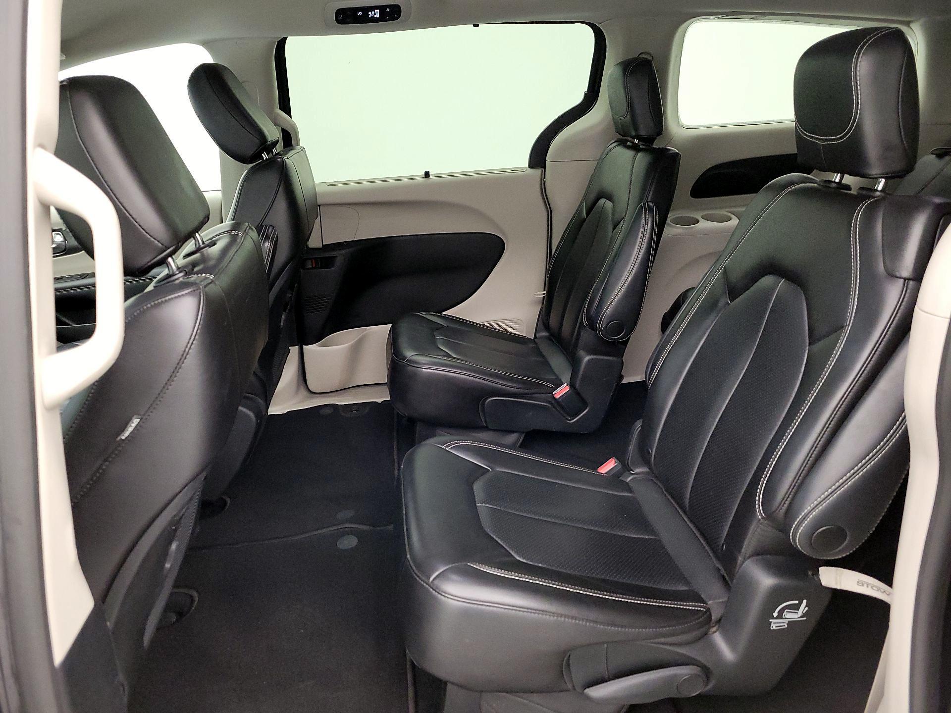 Thumbnail: 2023 Chrysler Pacifica - 19