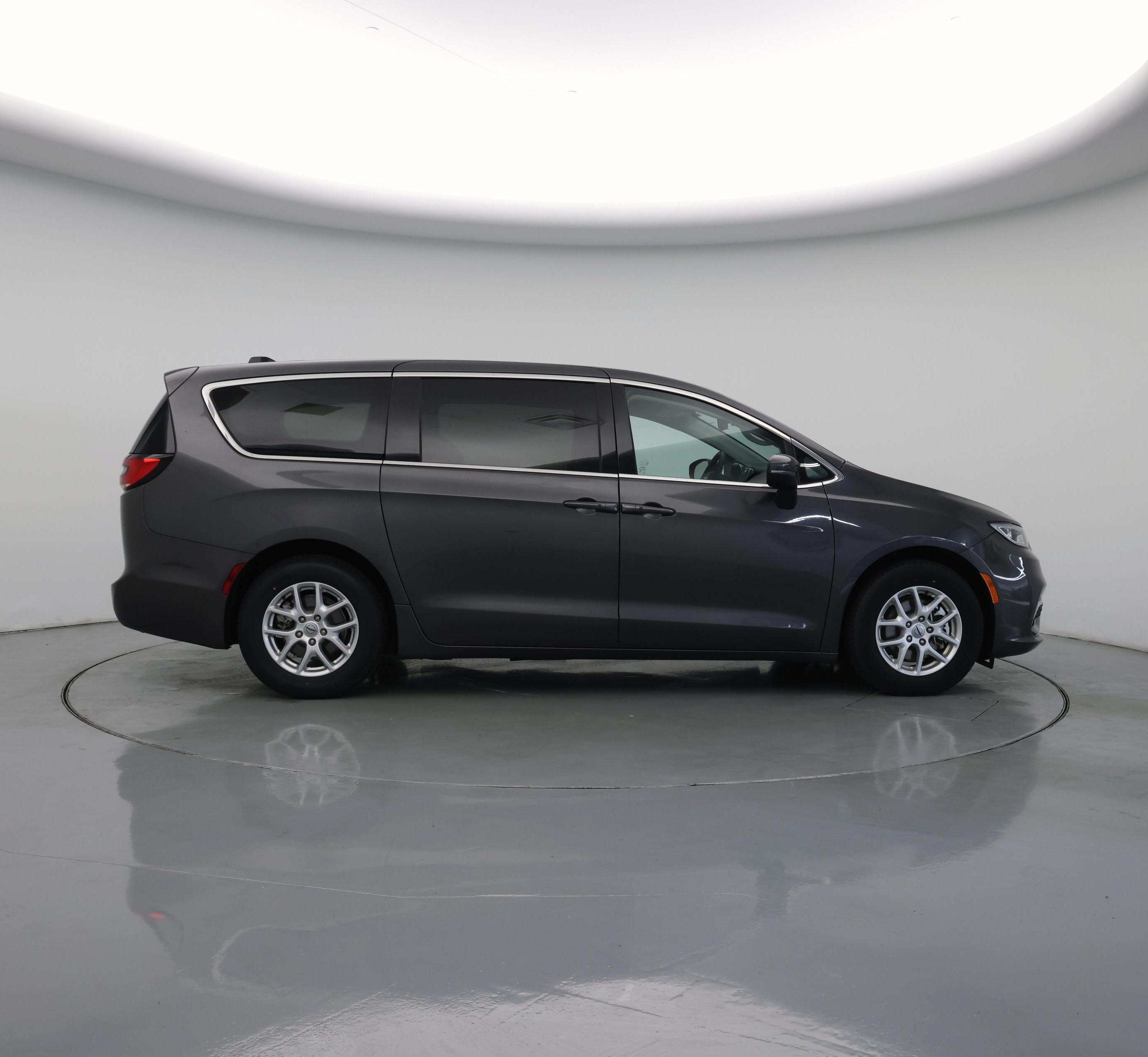 Thumbnail: 2023 Chrysler Pacifica - 7
