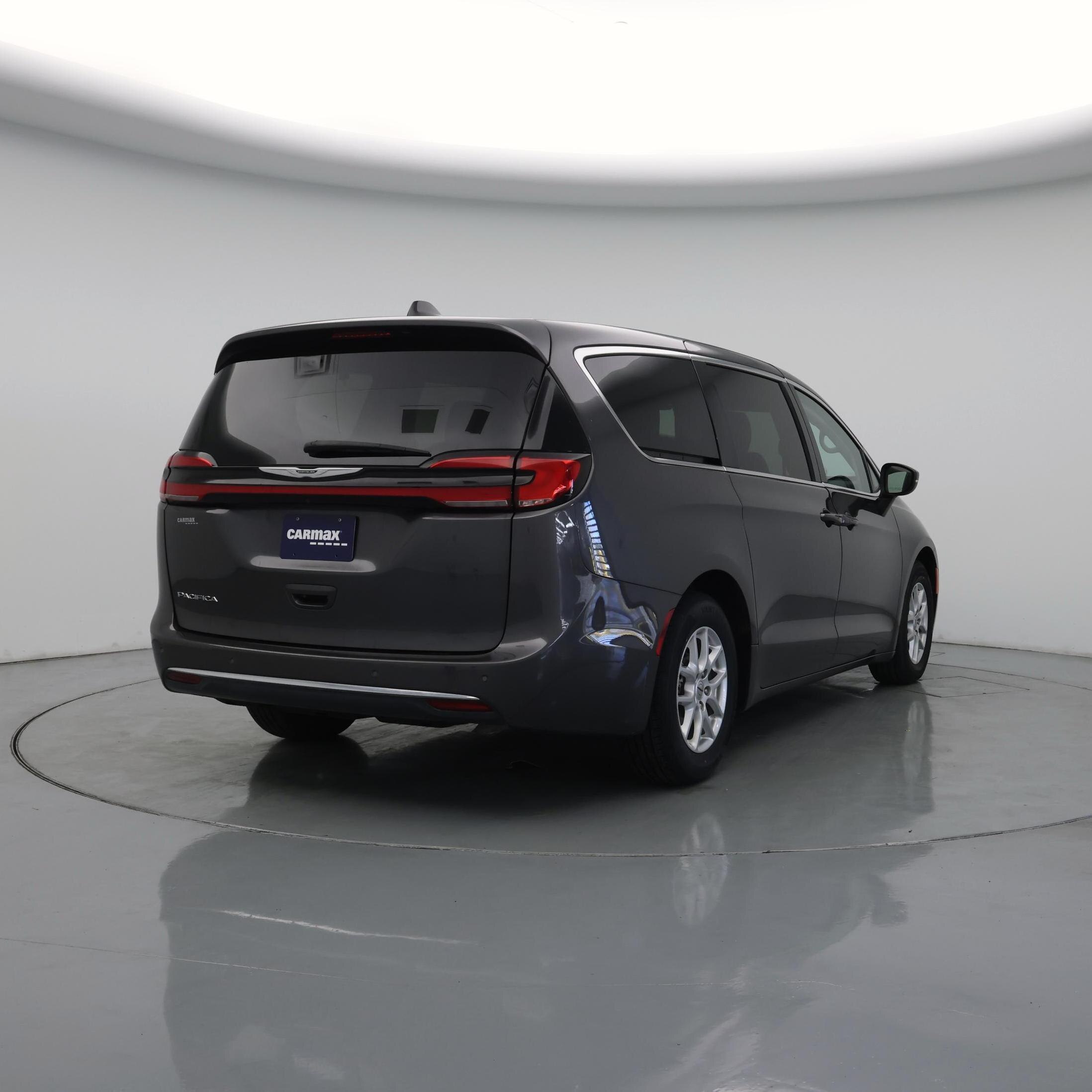 Thumbnail: 2023 Chrysler Pacifica - 8