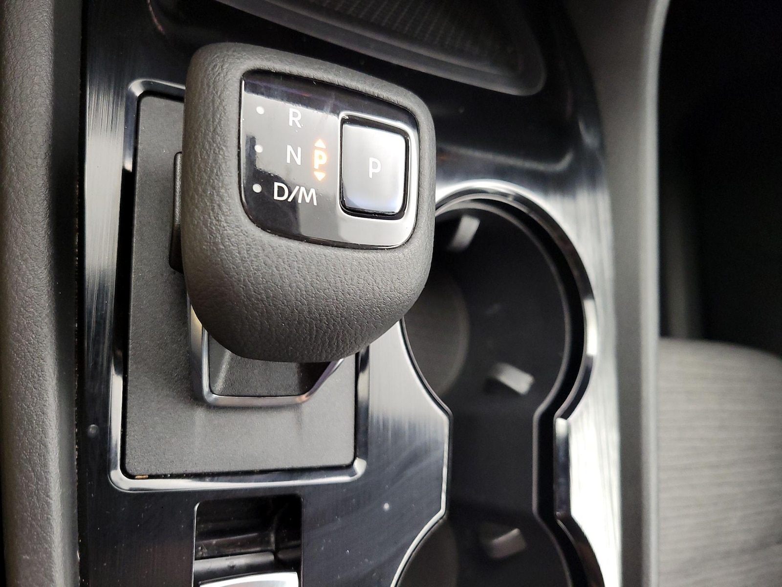 2021 Nissan Rogue SV - Photo 18