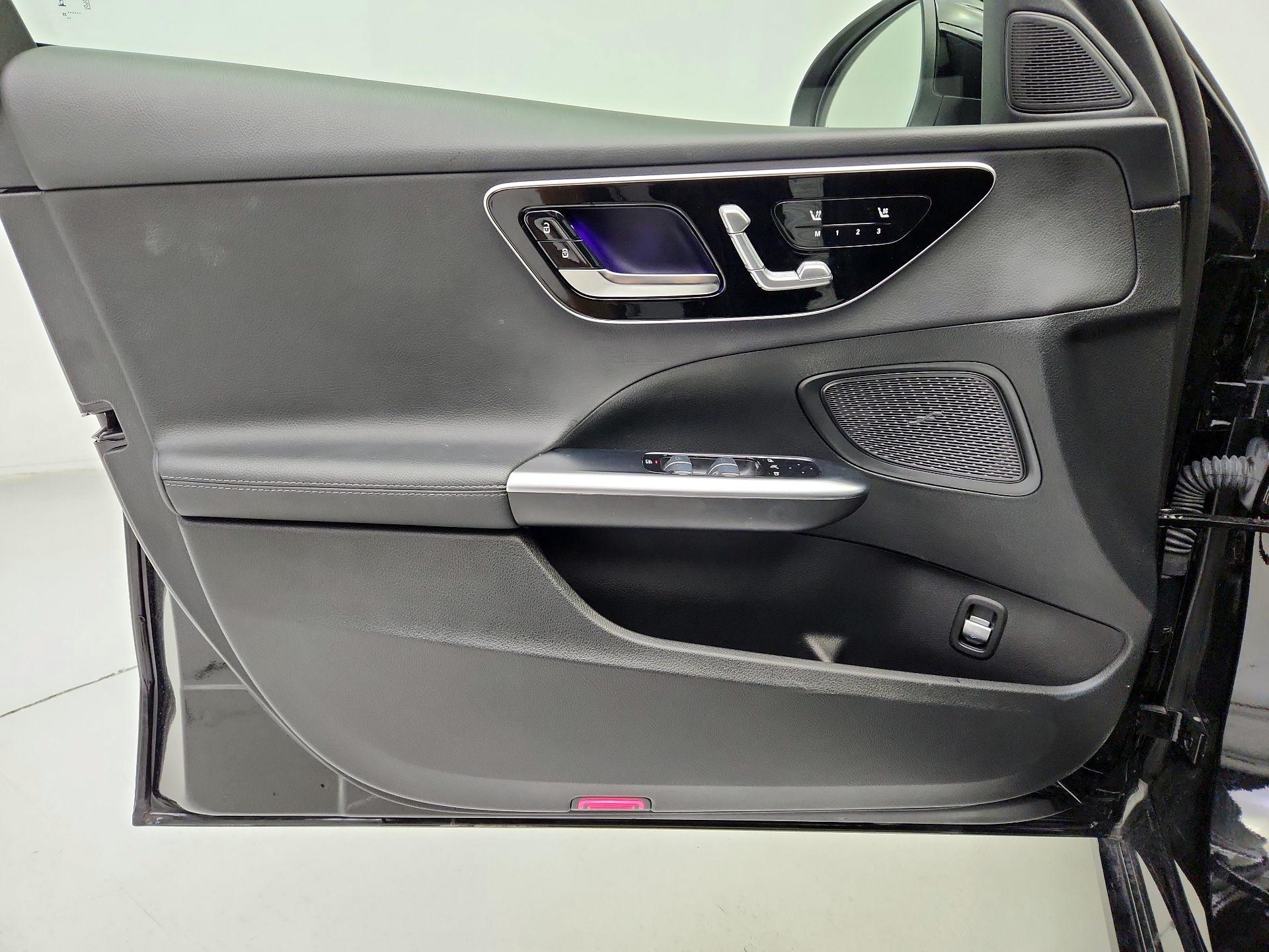 Thumbnail: 2025 Mercedes-Benz C-Class - 12