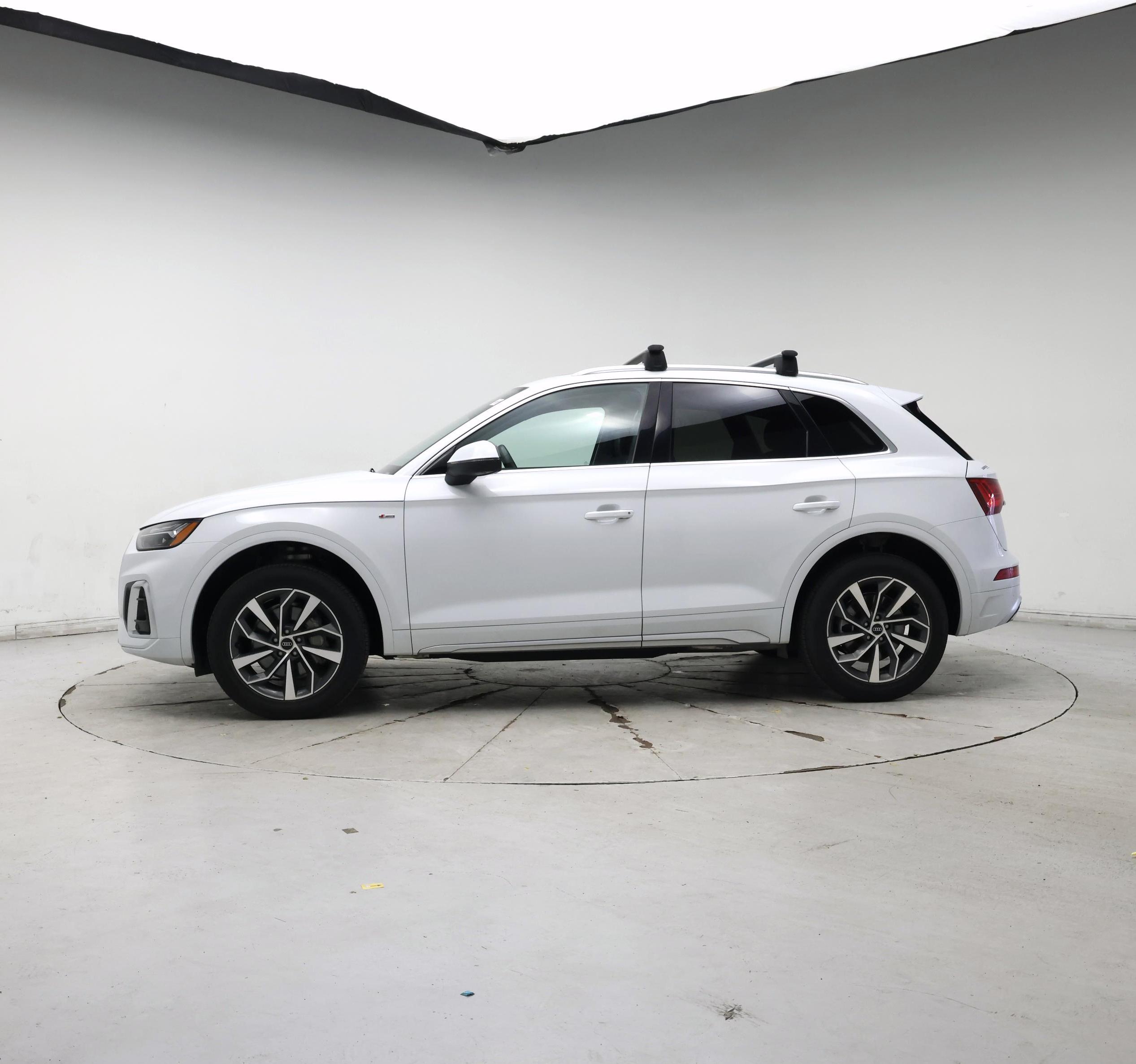 Thumbnail: 2023 Audi Q5 - 3