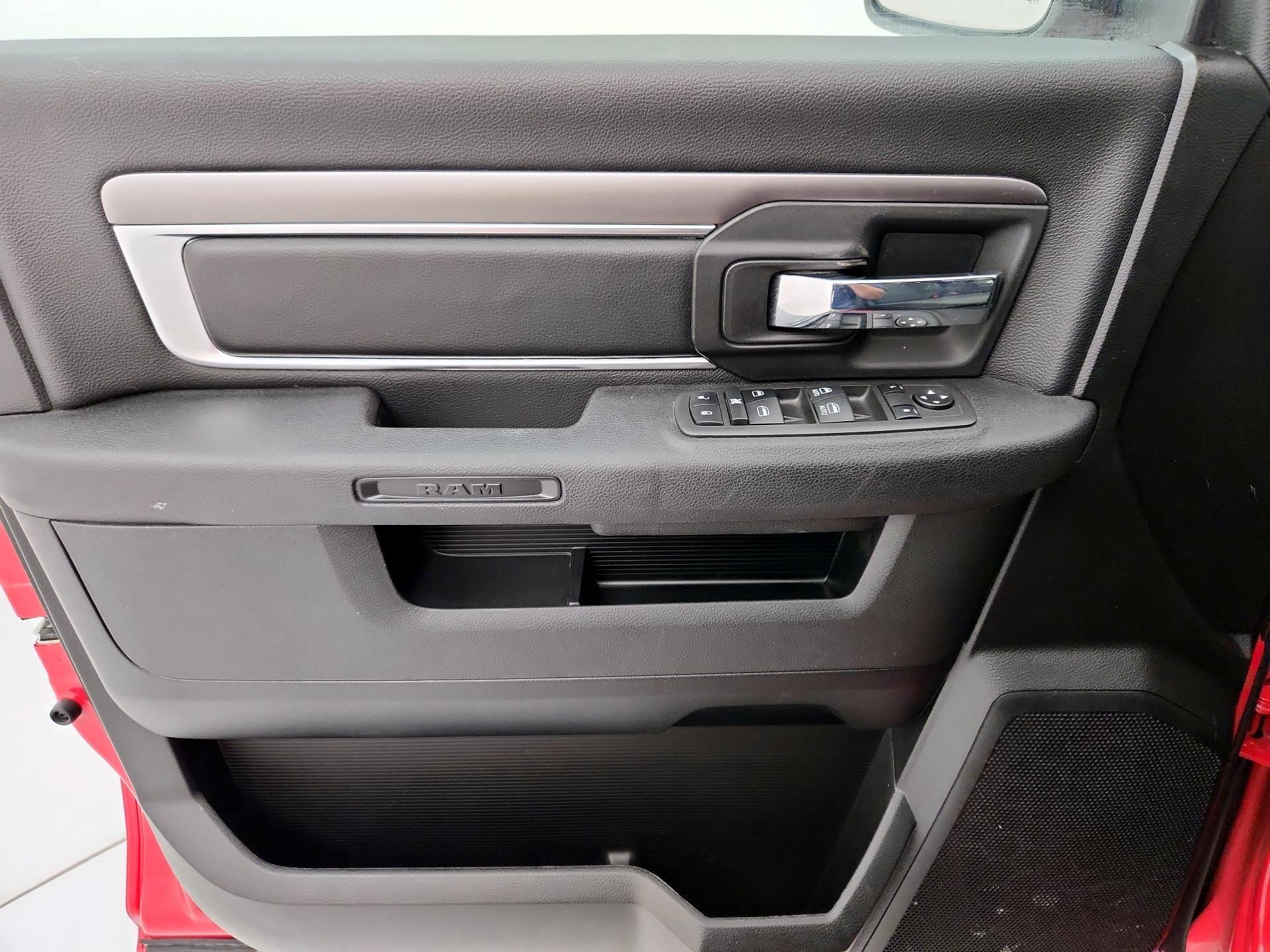 Thumbnail: 2022 RAM 1500 Classic - 12