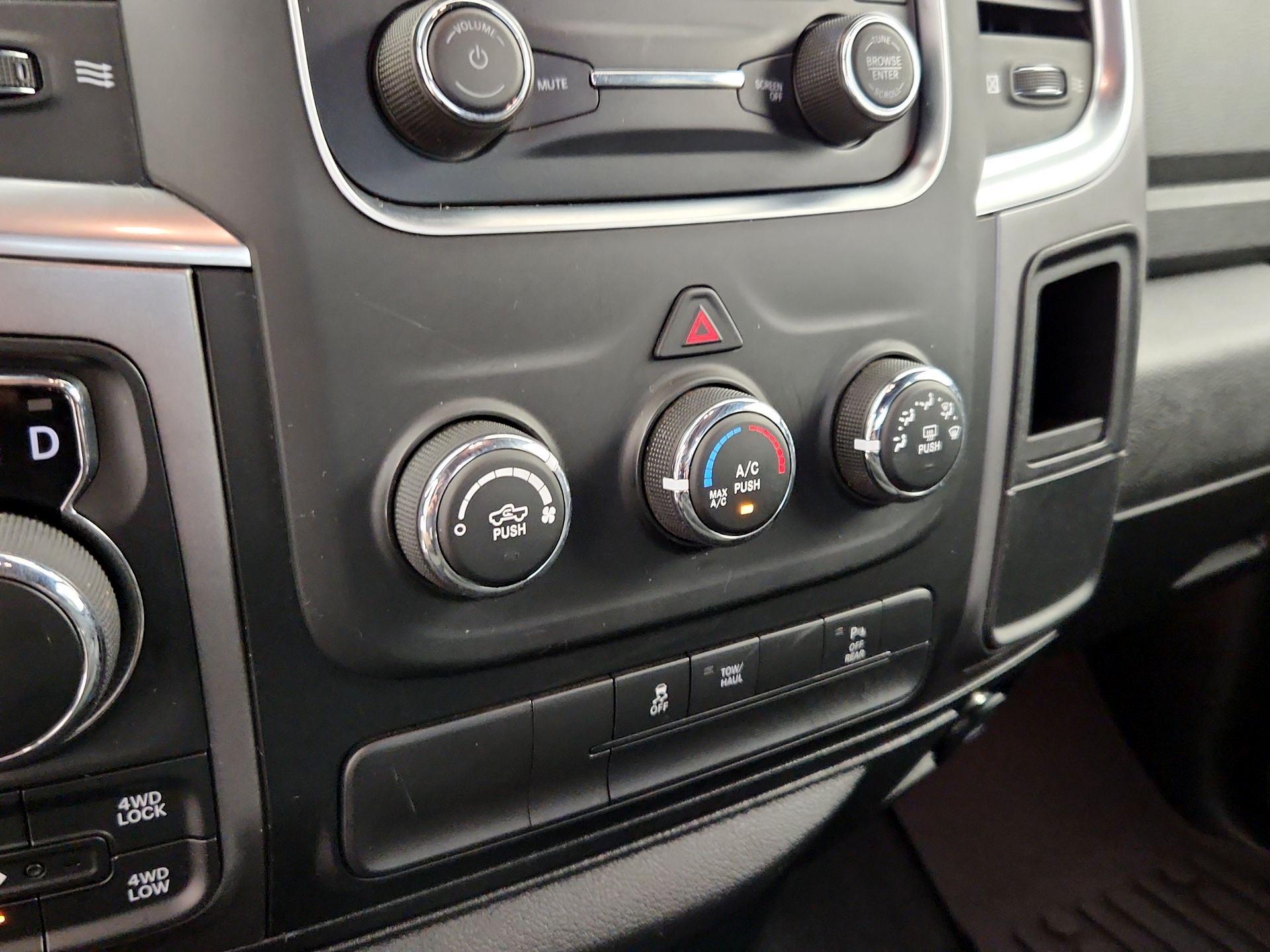 Thumbnail: 2022 RAM 1500 Classic - 16