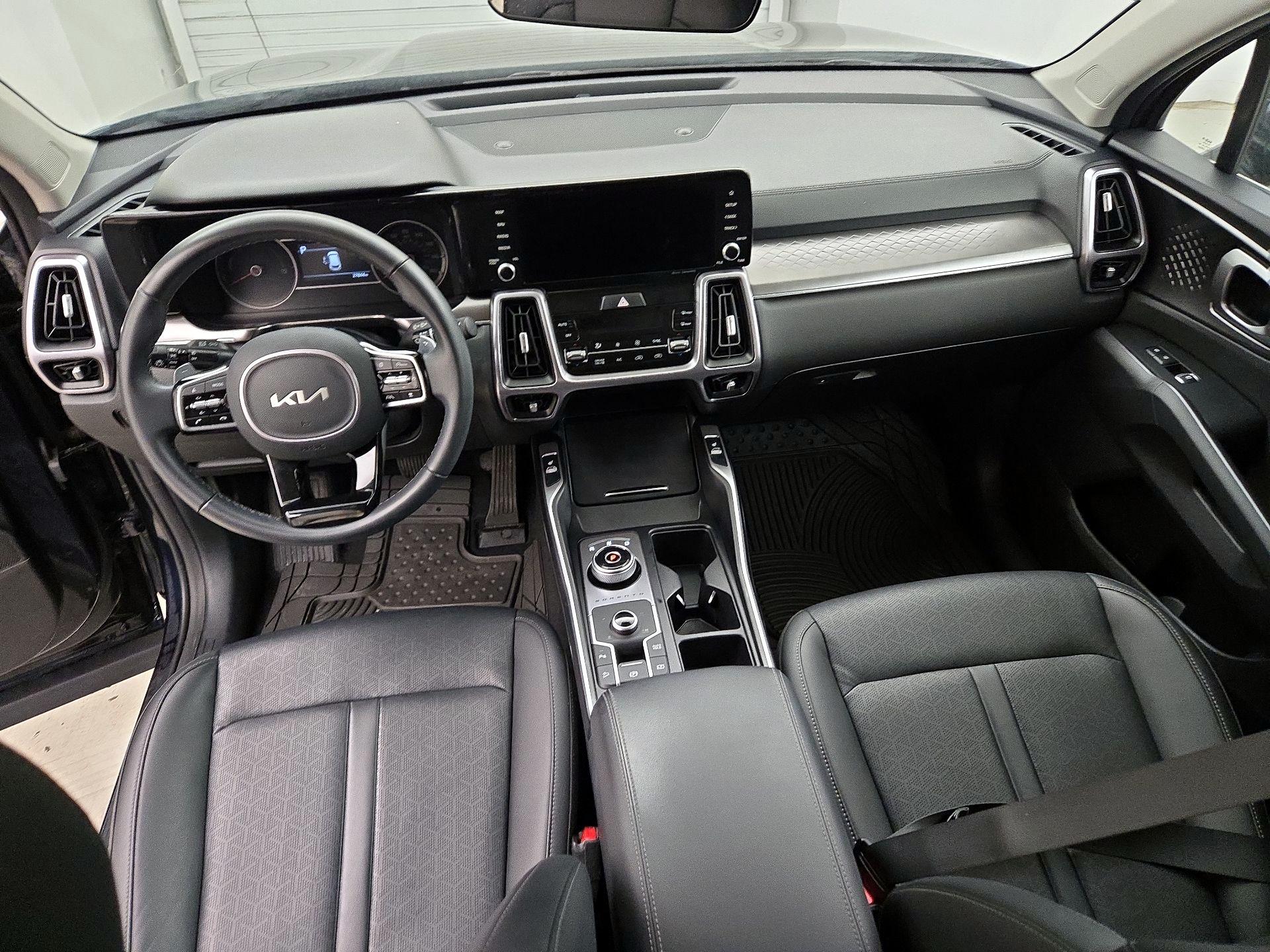 Thumbnail: 2023 Kia Sorento - 9