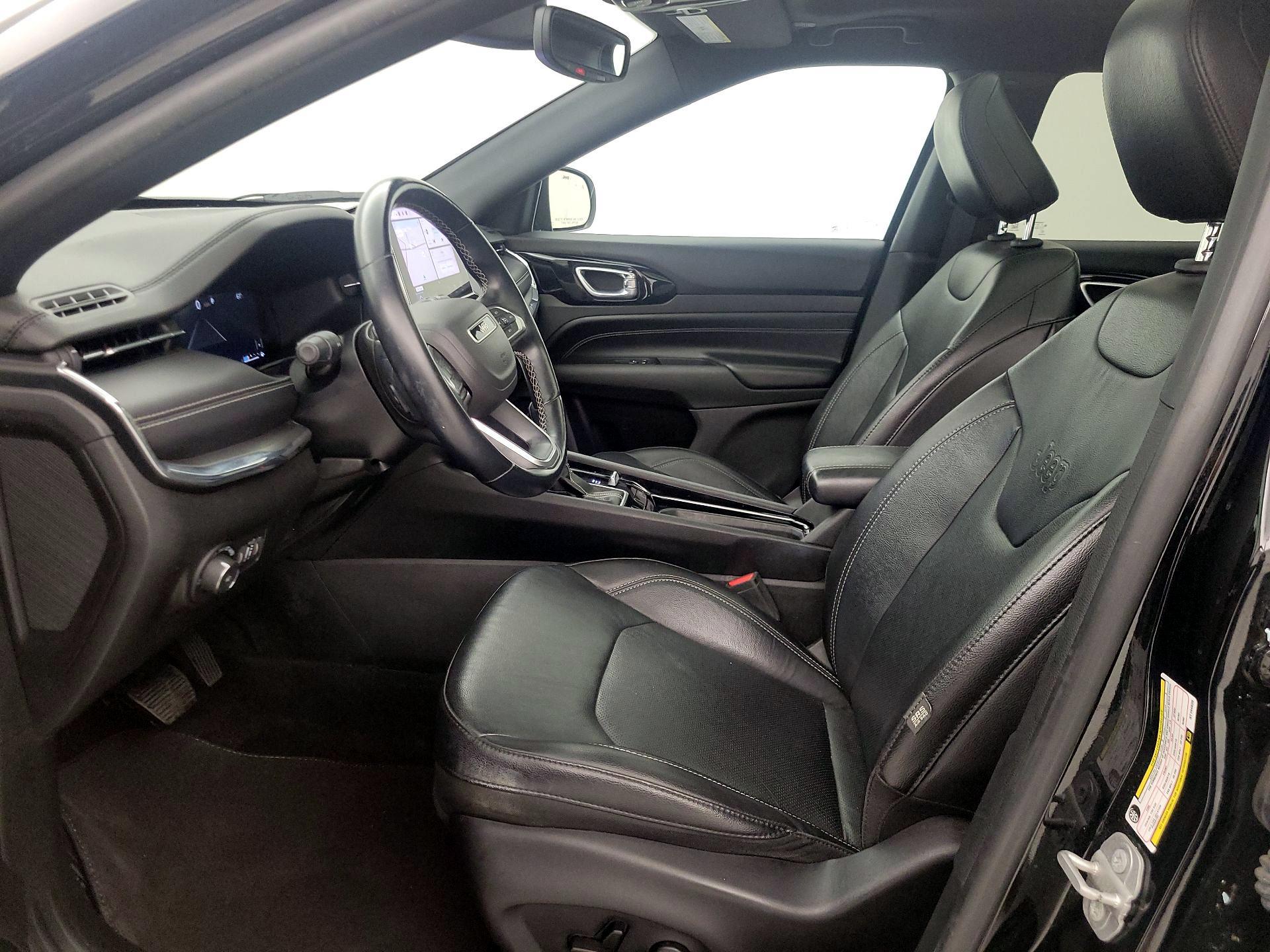 Thumbnail: 2022 Jeep Compass - 11