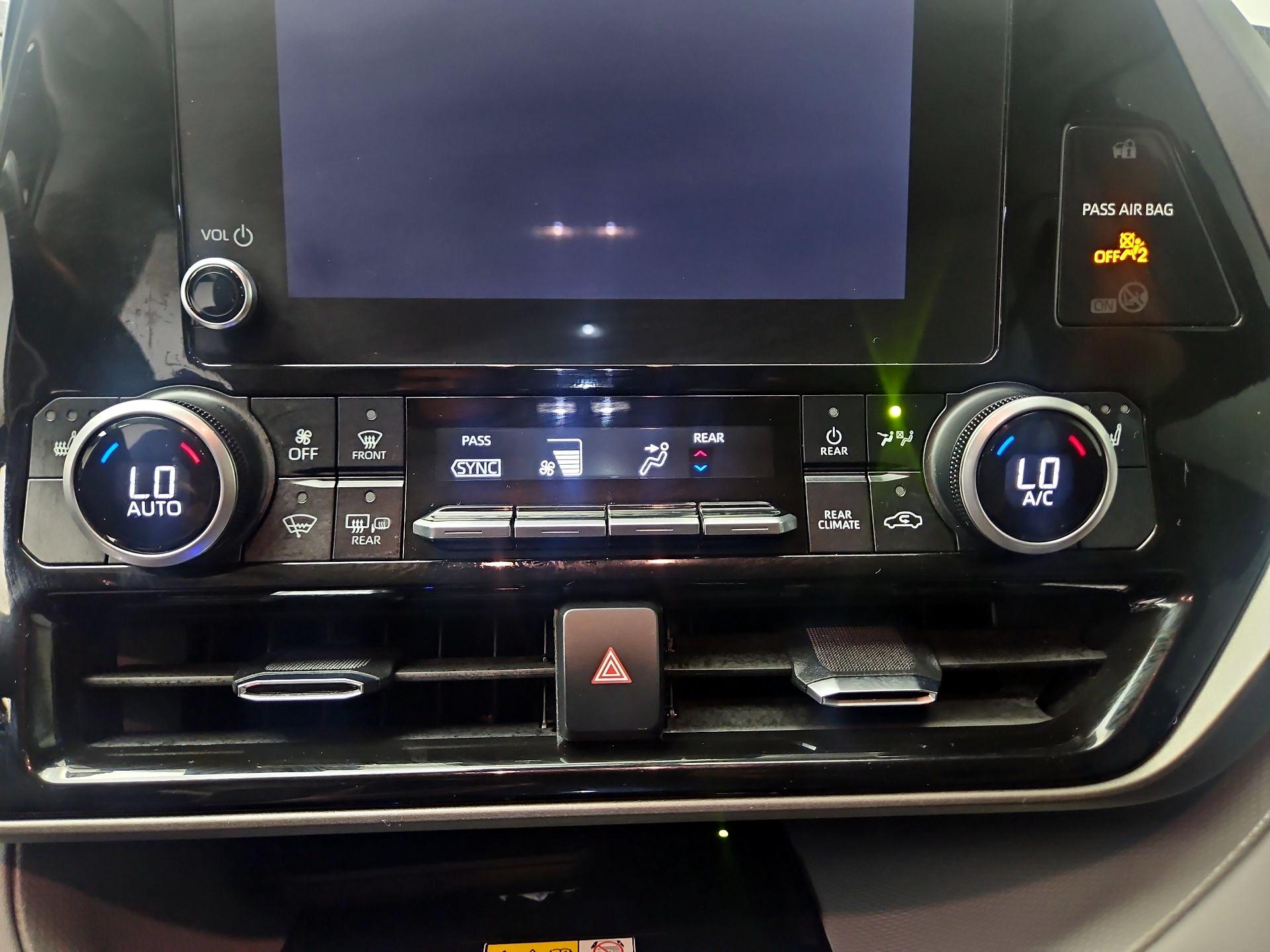 Thumbnail: 2024 Toyota Highlander - 16