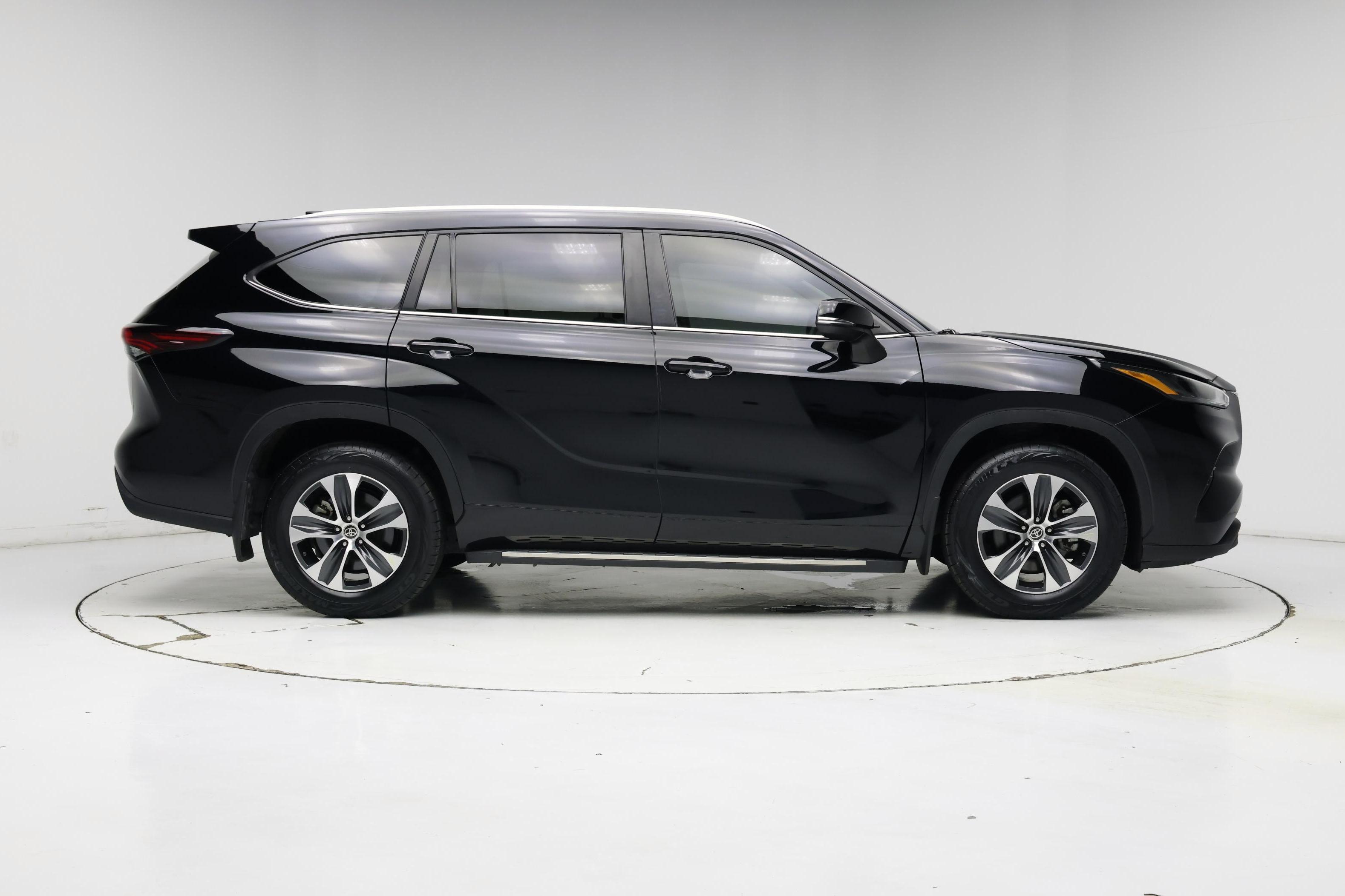 Thumbnail: 2024 Toyota Highlander - 7