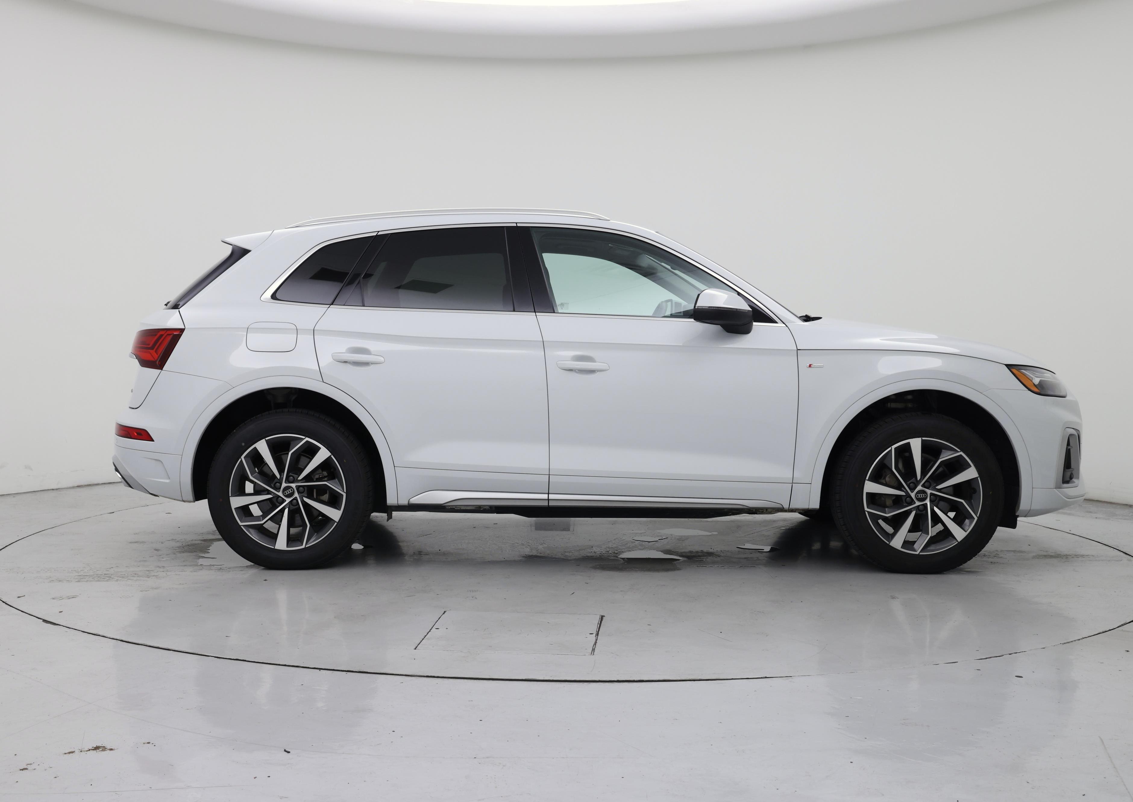 Thumbnail: 2023 Audi Q5 - 7
