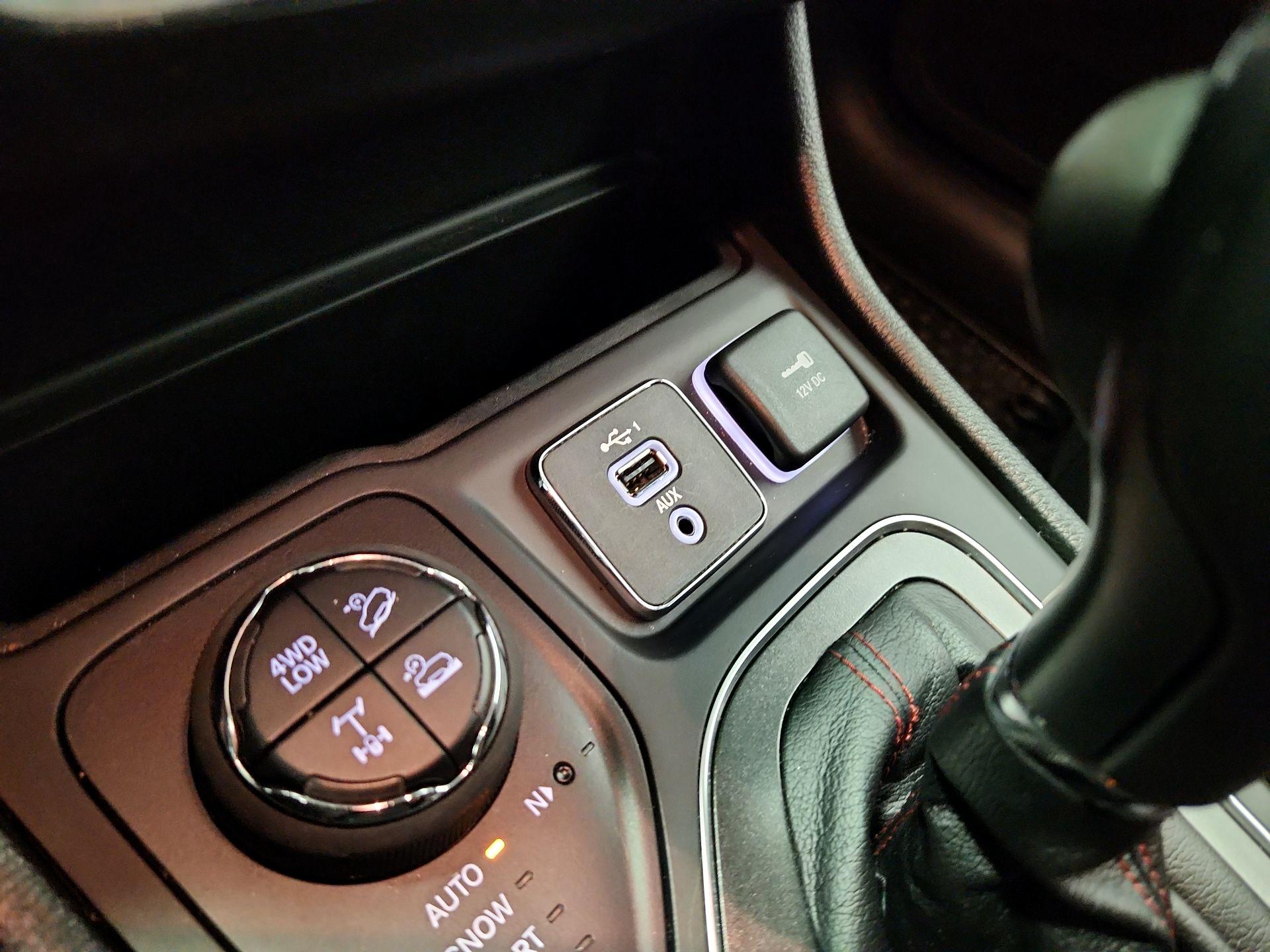 Thumbnail: 2022 Jeep Cherokee - 19