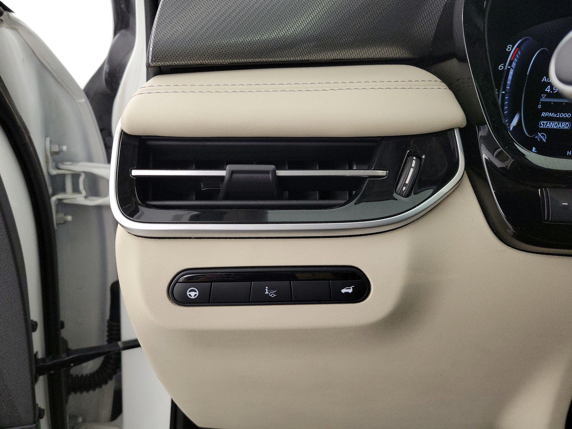 Thumbnail: 2023 INFINITI QX60 - 13
