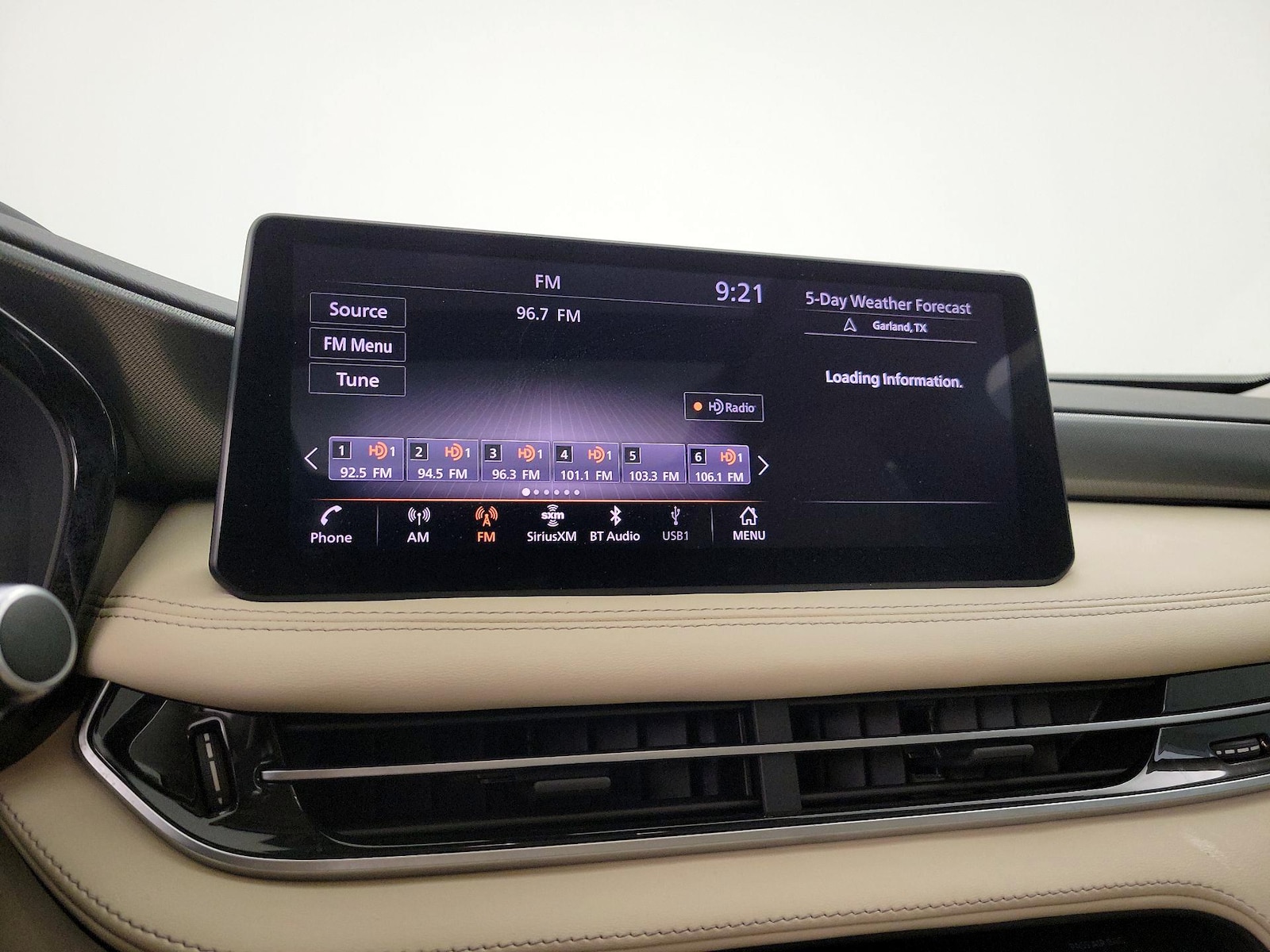 2023 INFINITI QX60 LUXE - Photo 17