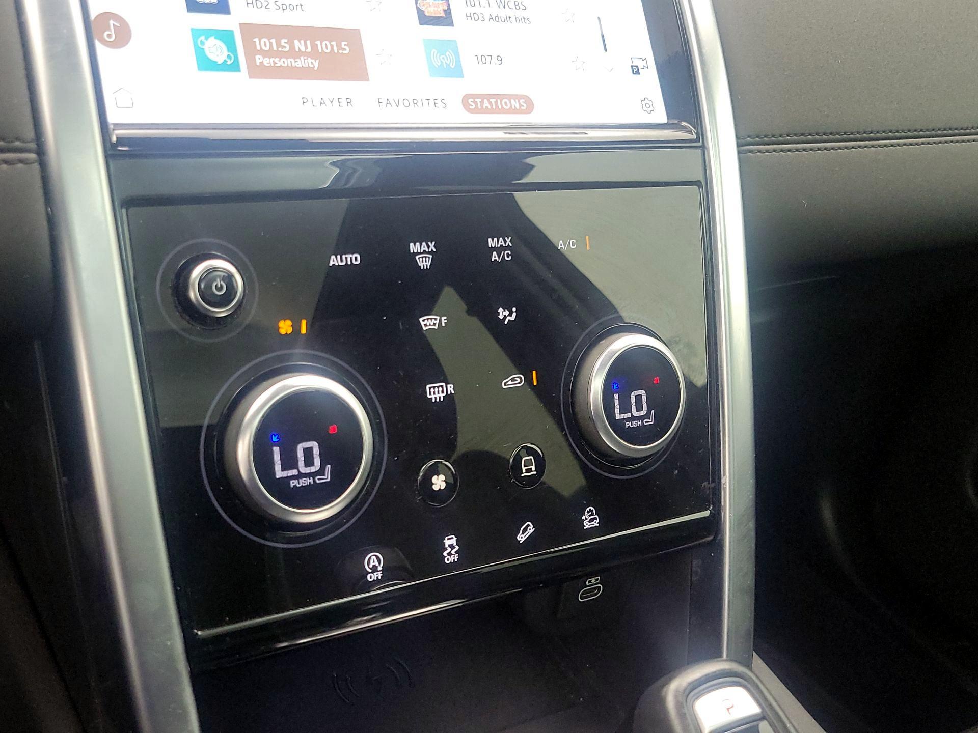 Thumbnail: 2021 Land Rover Discovery Sport - 17