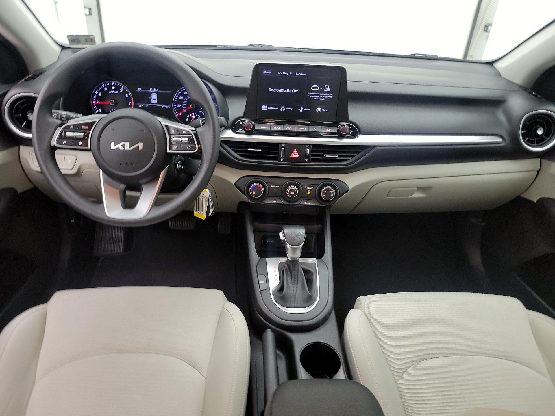 Thumbnail: 2022 Kia Forte - 9