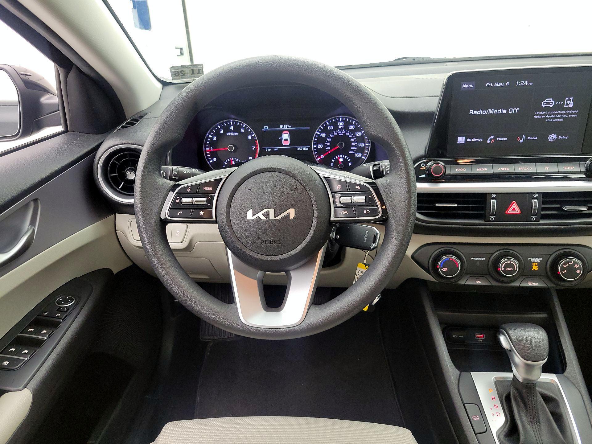Thumbnail: 2022 Kia Forte - 10