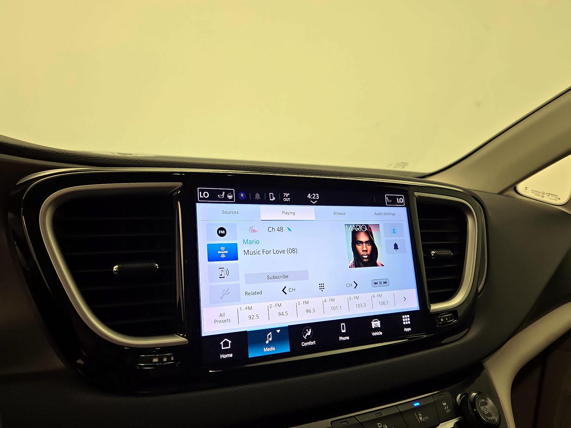 Thumbnail: 2023 Chrysler Pacifica - 15