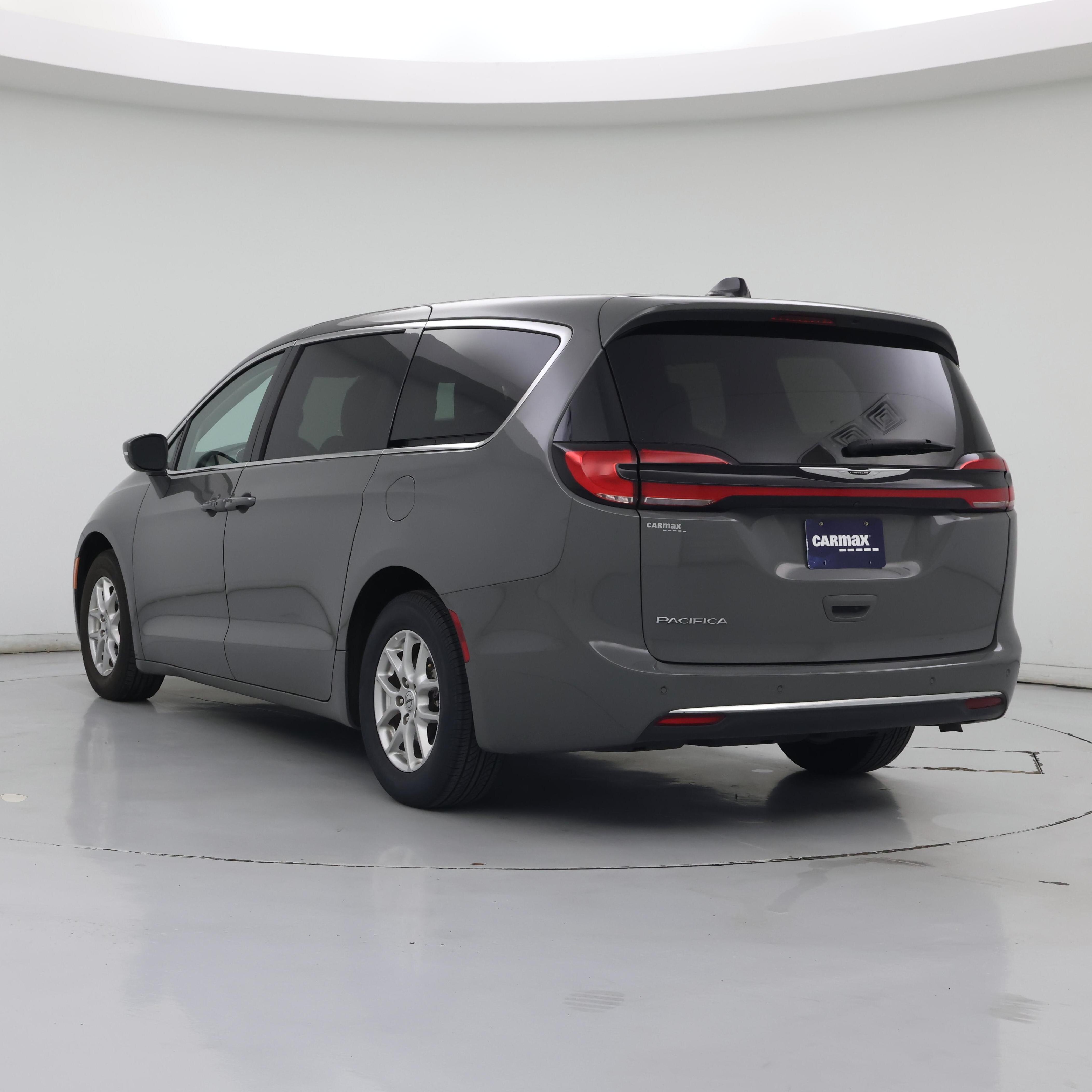 Thumbnail: 2023 Chrysler Pacifica - 2