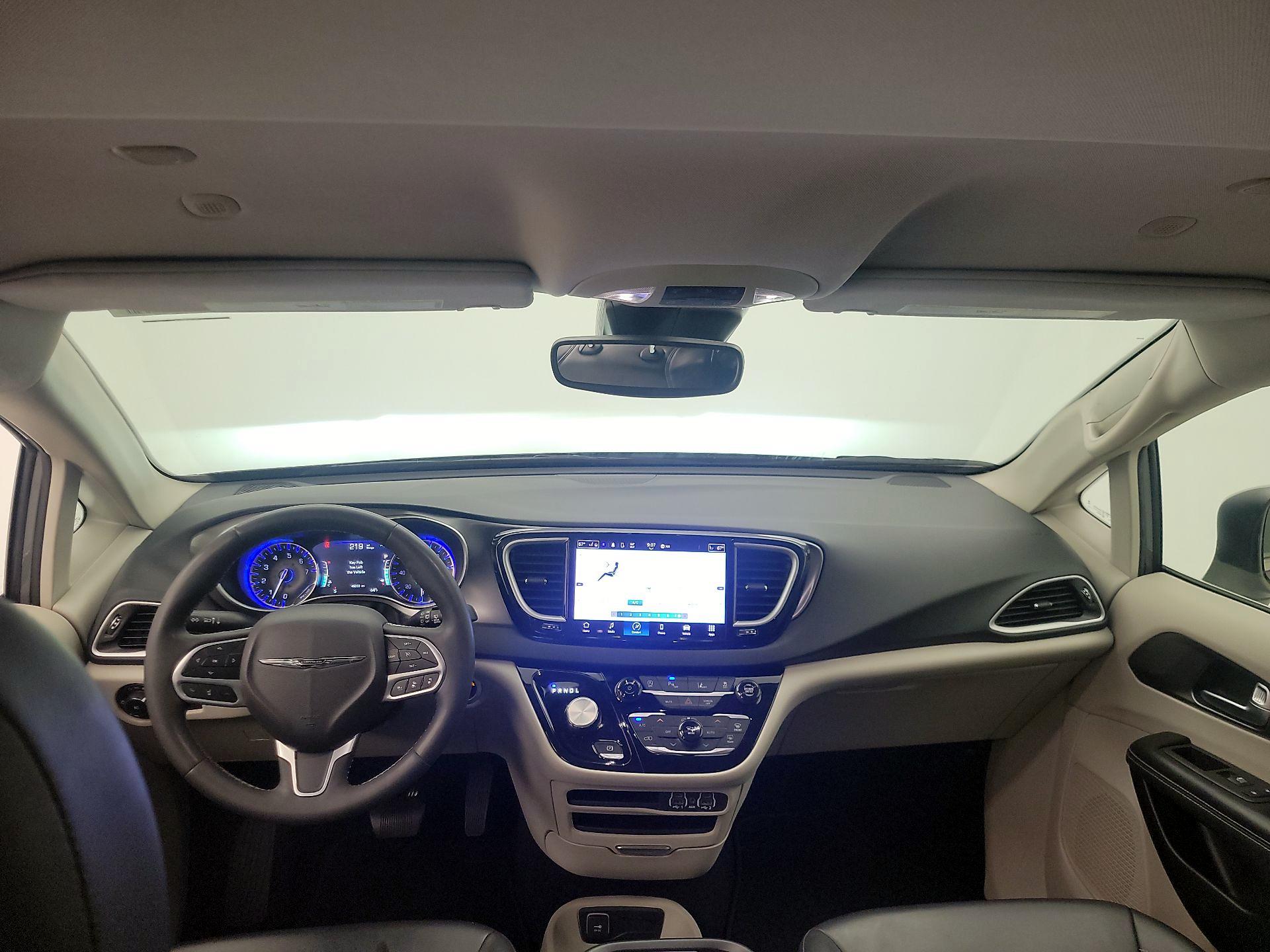 Thumbnail: 2023 Chrysler Pacifica - 9