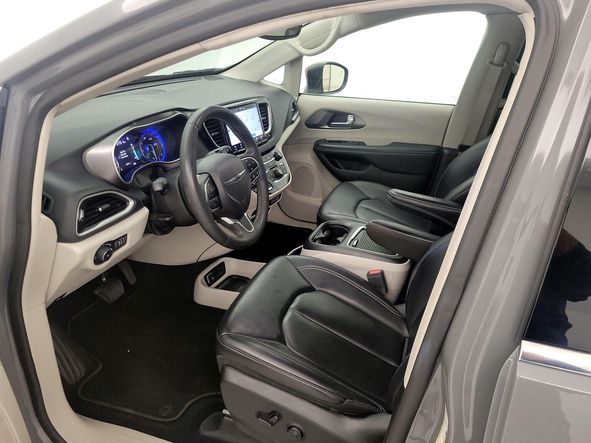 Thumbnail: 2023 Chrysler Pacifica - 11