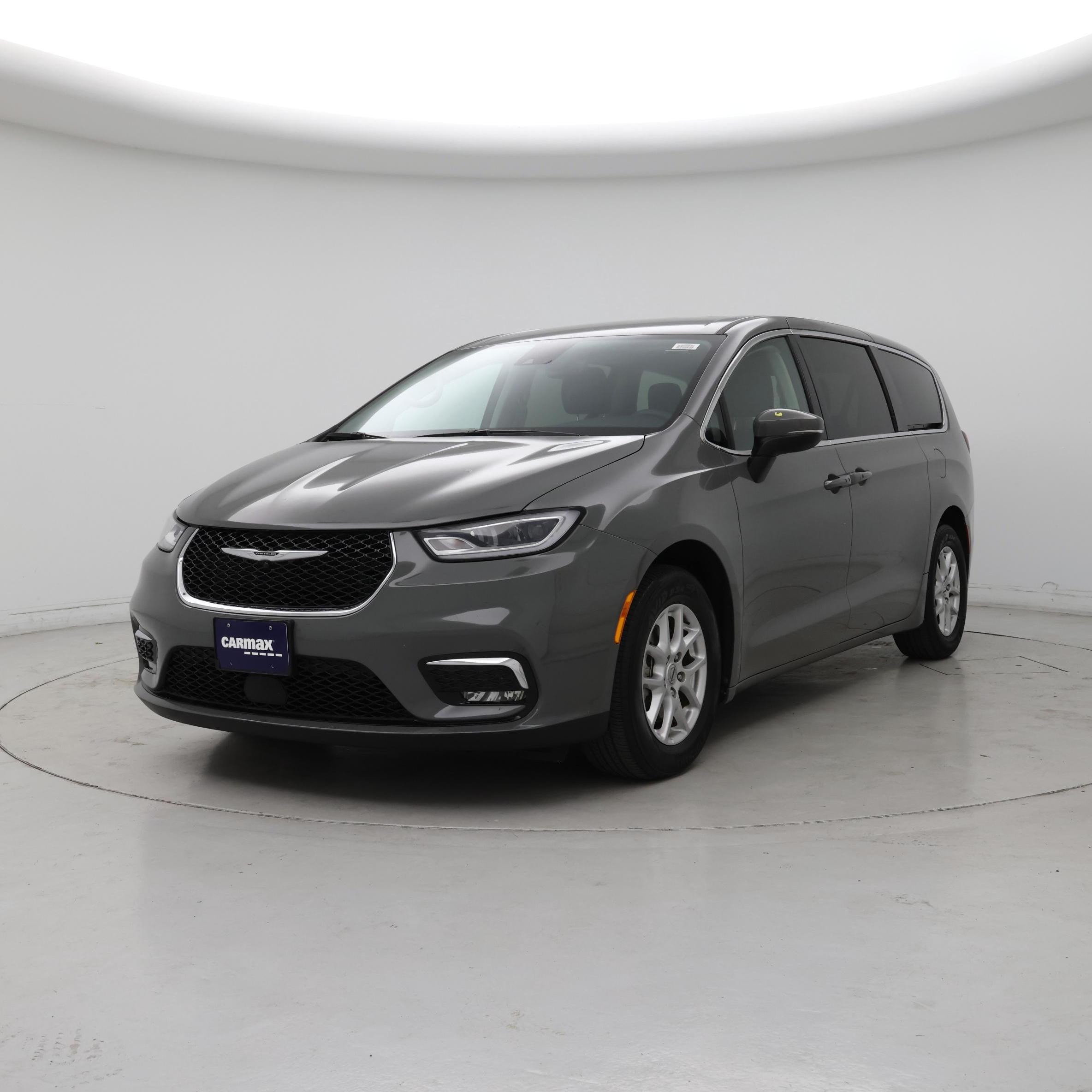 Thumbnail: 2023 Chrysler Pacifica - 4