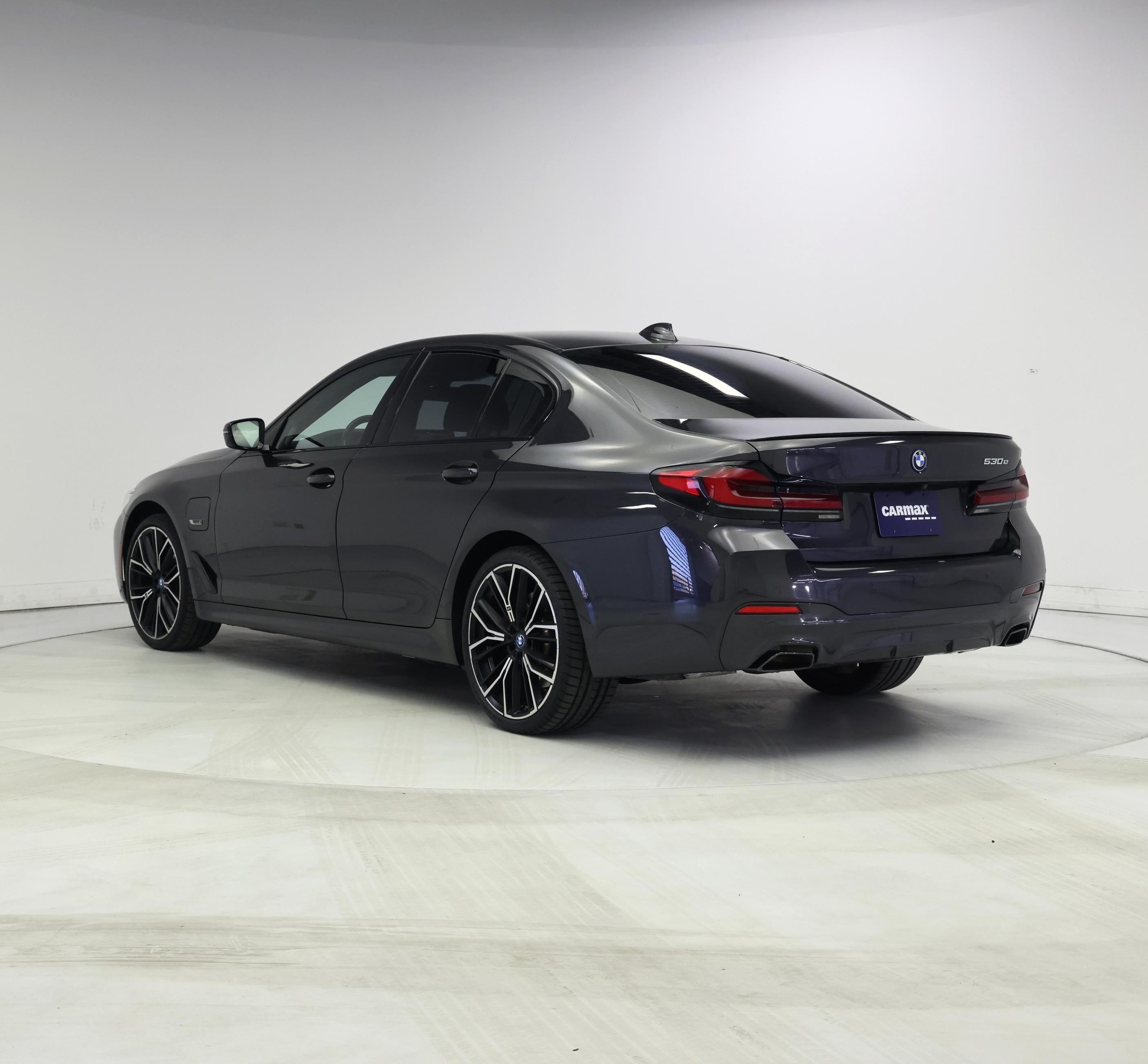 Thumbnail: 2023 BMW 5 Series - 2