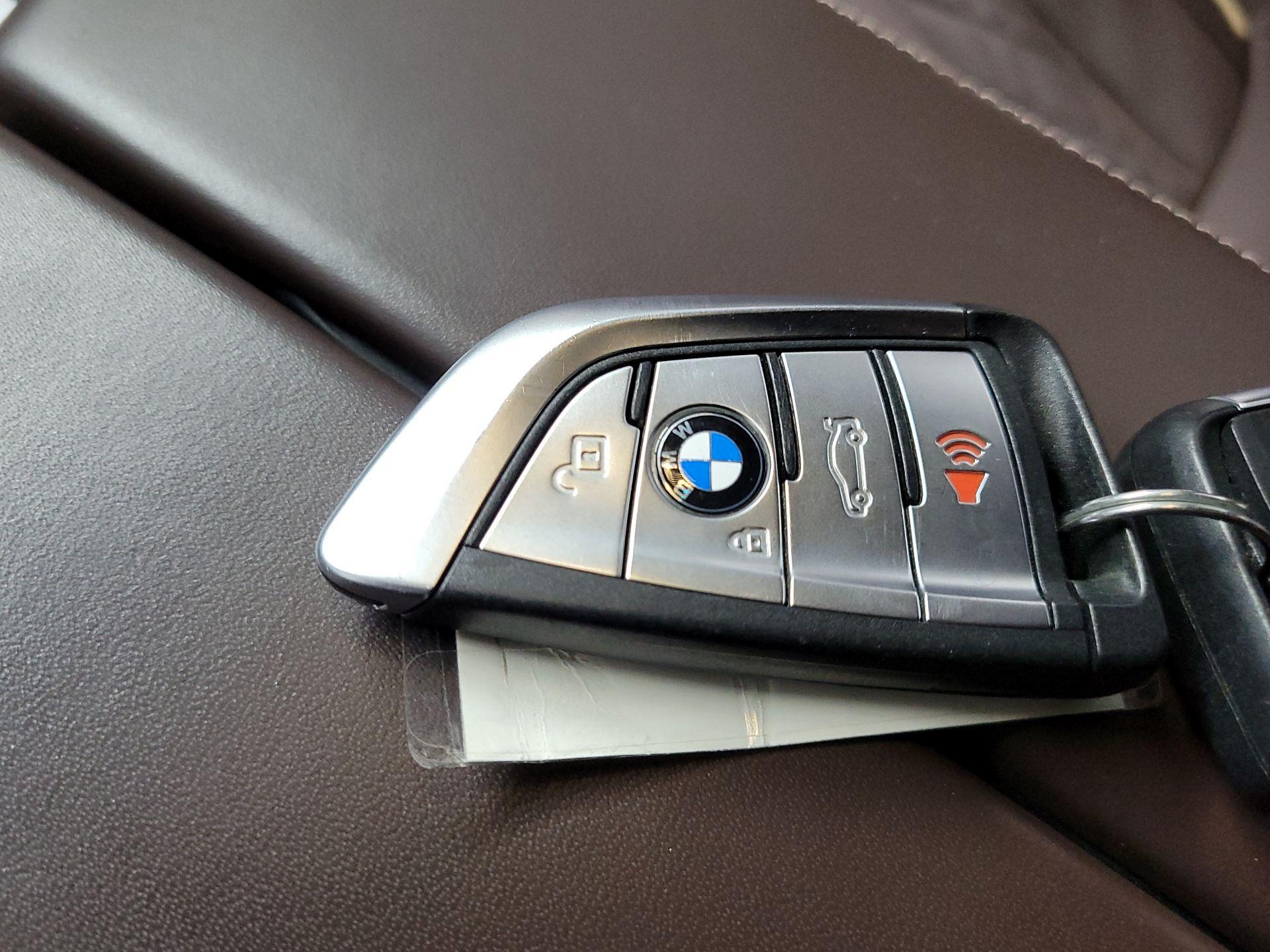 Thumbnail: 2023 BMW 5 Series - 20