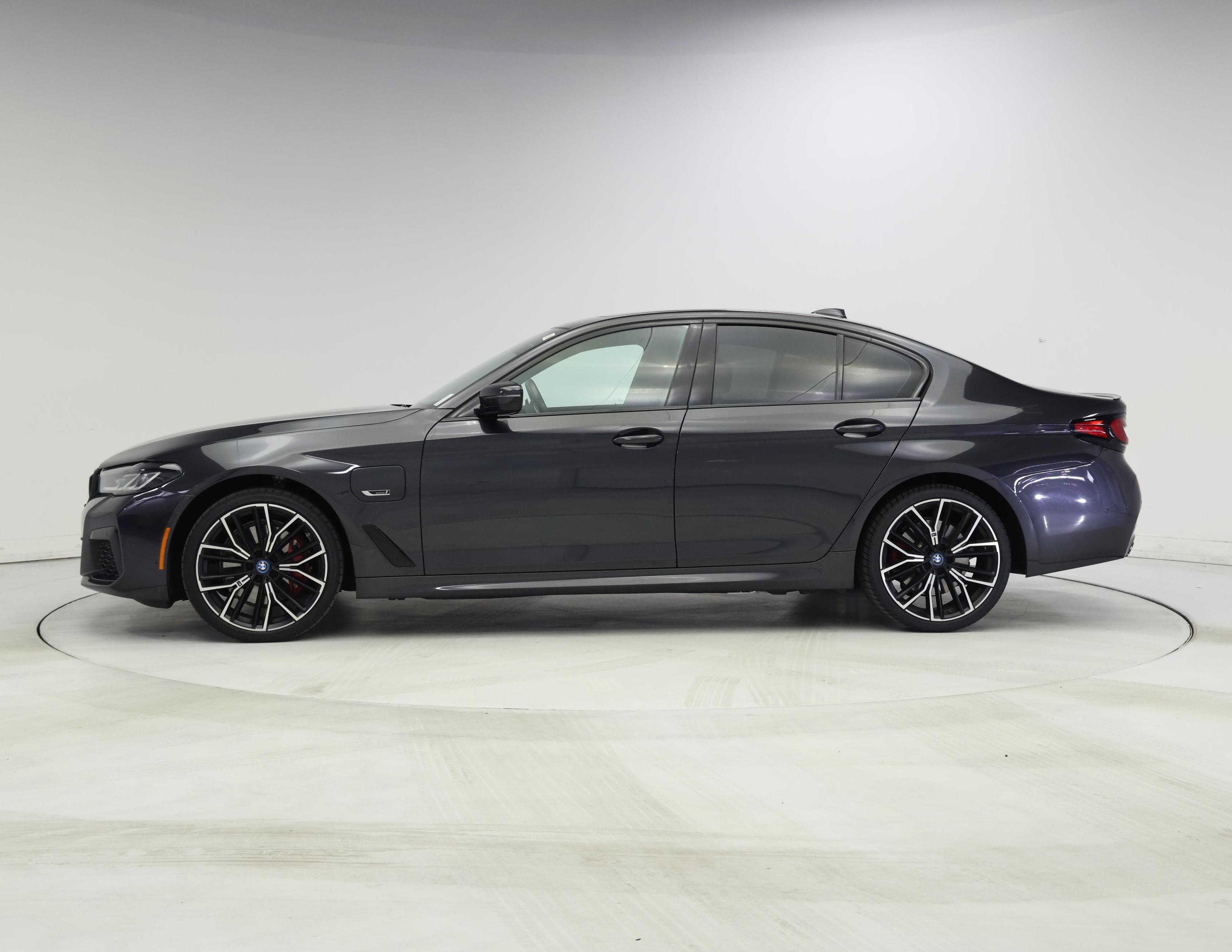 Thumbnail: 2023 BMW 5 Series - 3