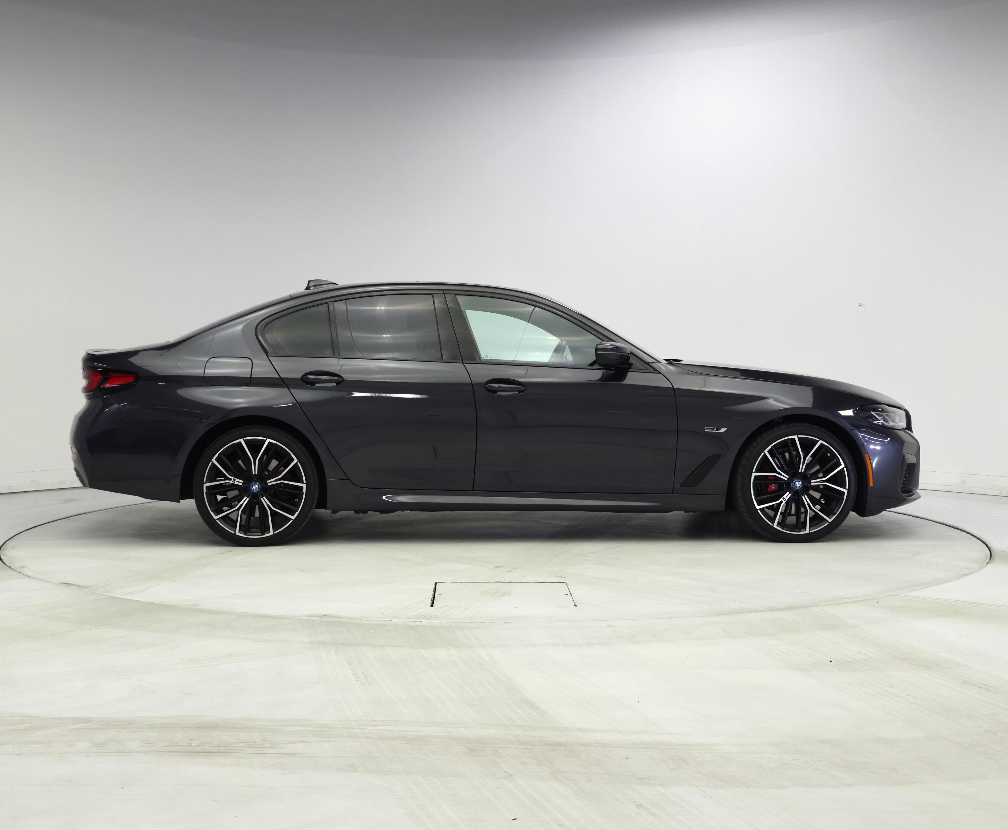 Thumbnail: 2023 BMW 5 Series - 7