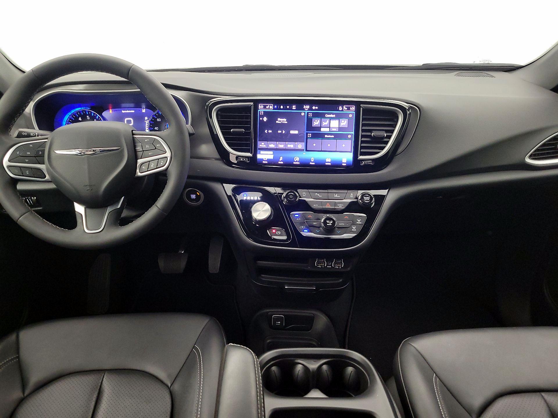 Thumbnail: 2025 Chrysler Pacifica - 9