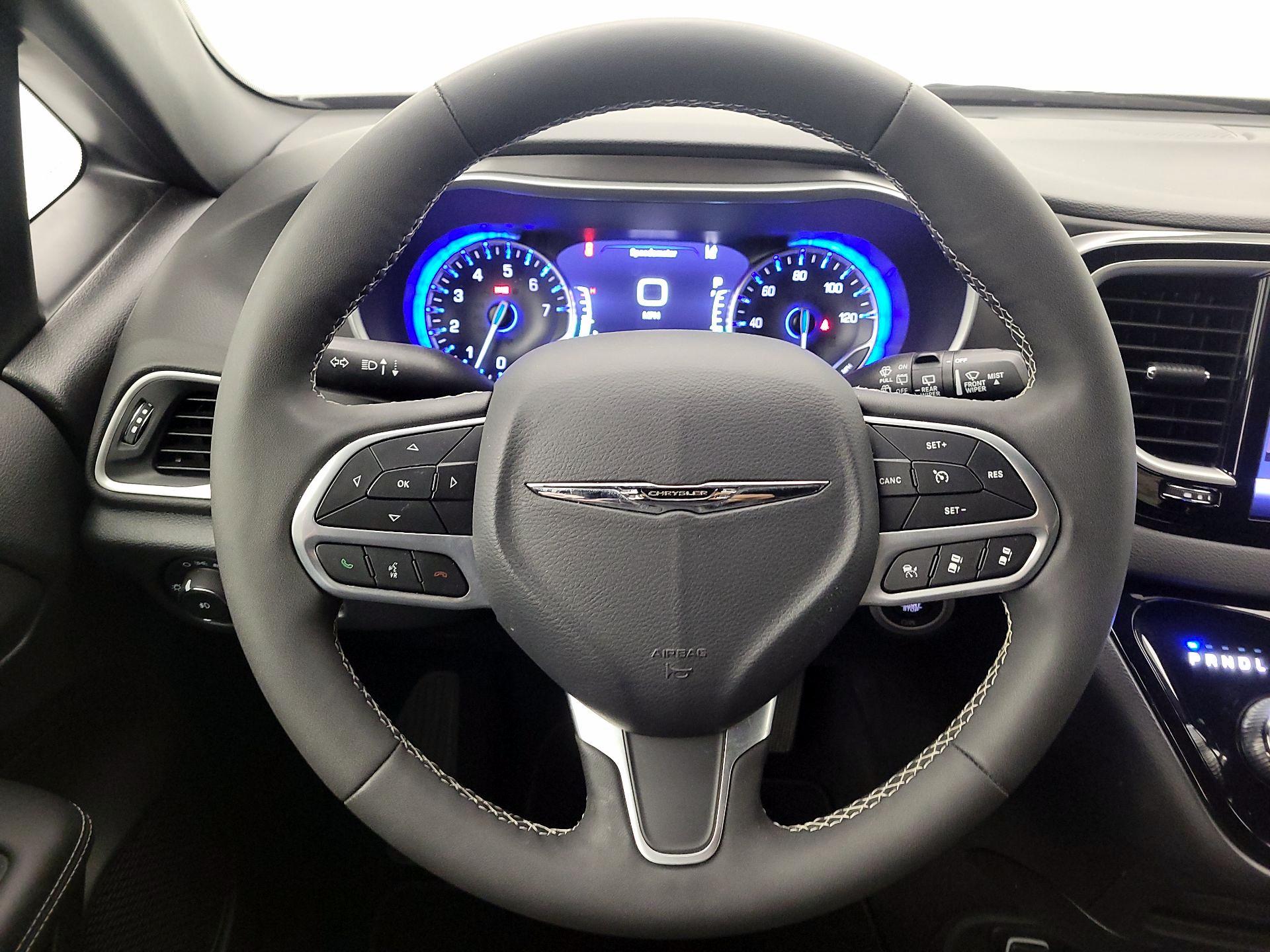 Thumbnail: 2025 Chrysler Pacifica - 10