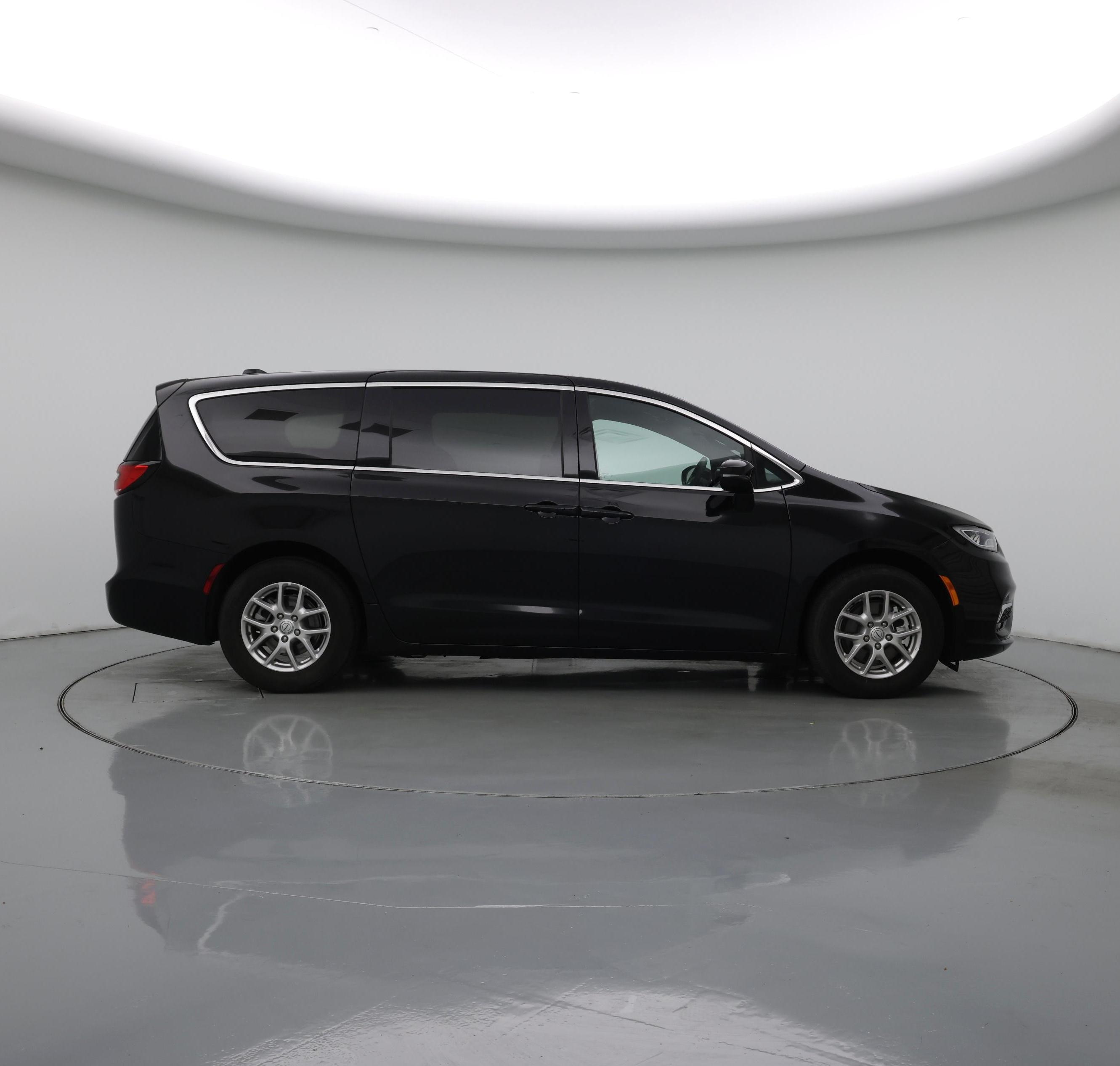 Thumbnail: 2025 Chrysler Pacifica - 7