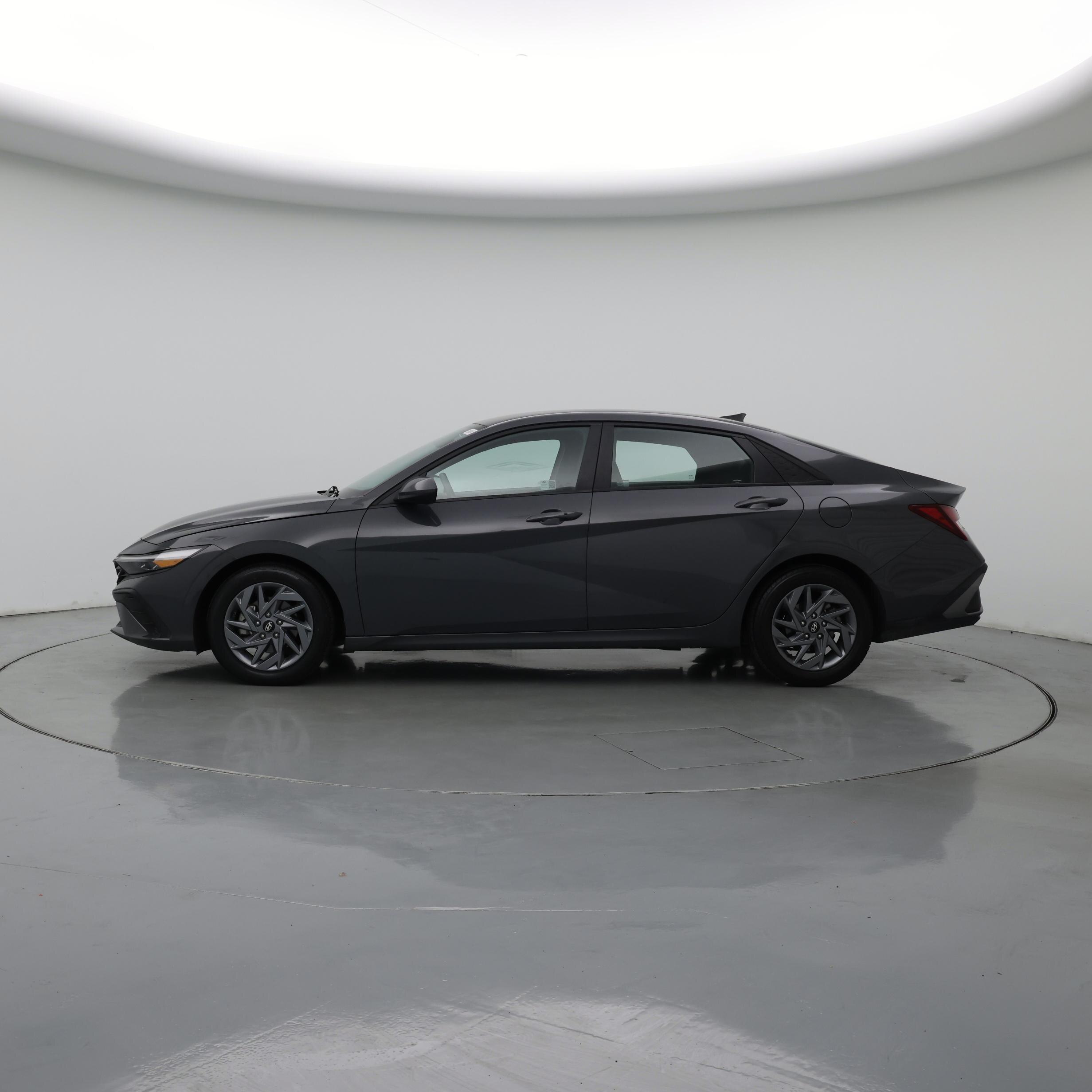 Thumbnail: 2024 Hyundai Elantra - 3
