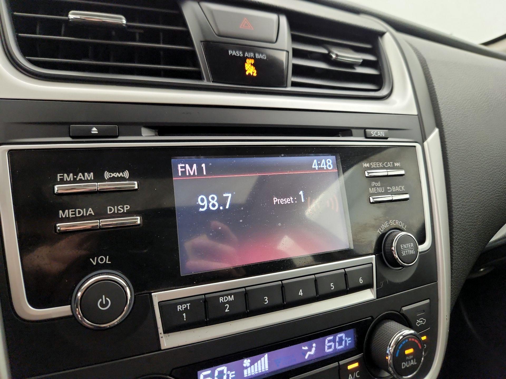 Thumbnail: 2017 Nissan Altima - 15