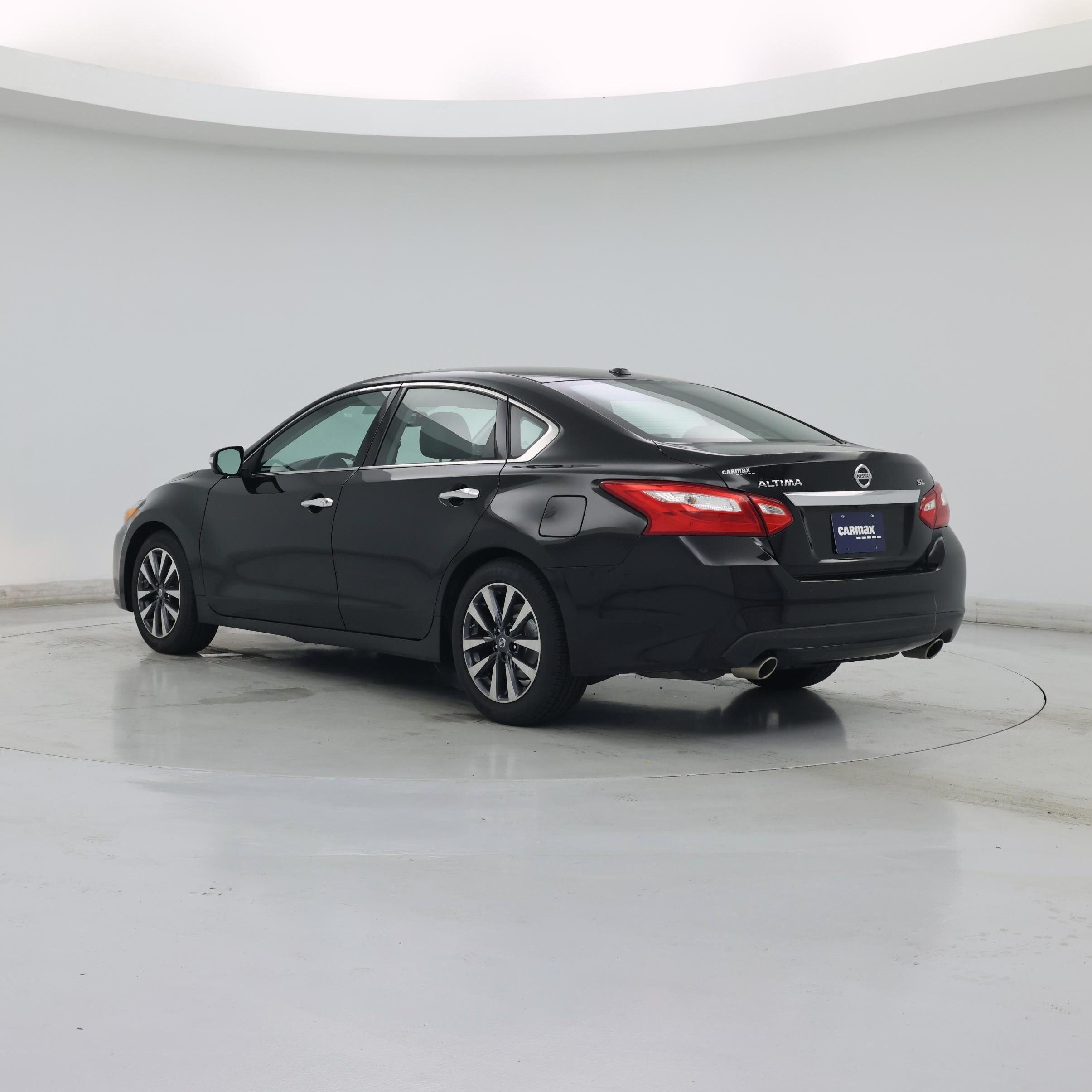Thumbnail: 2017 Nissan Altima - 2