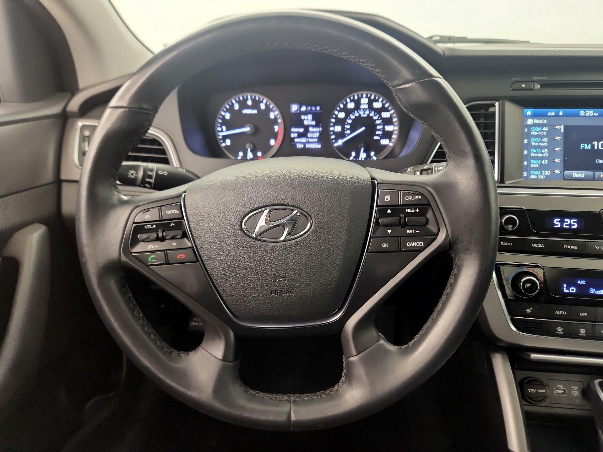 Thumbnail: 2016 Hyundai Sonata - 10