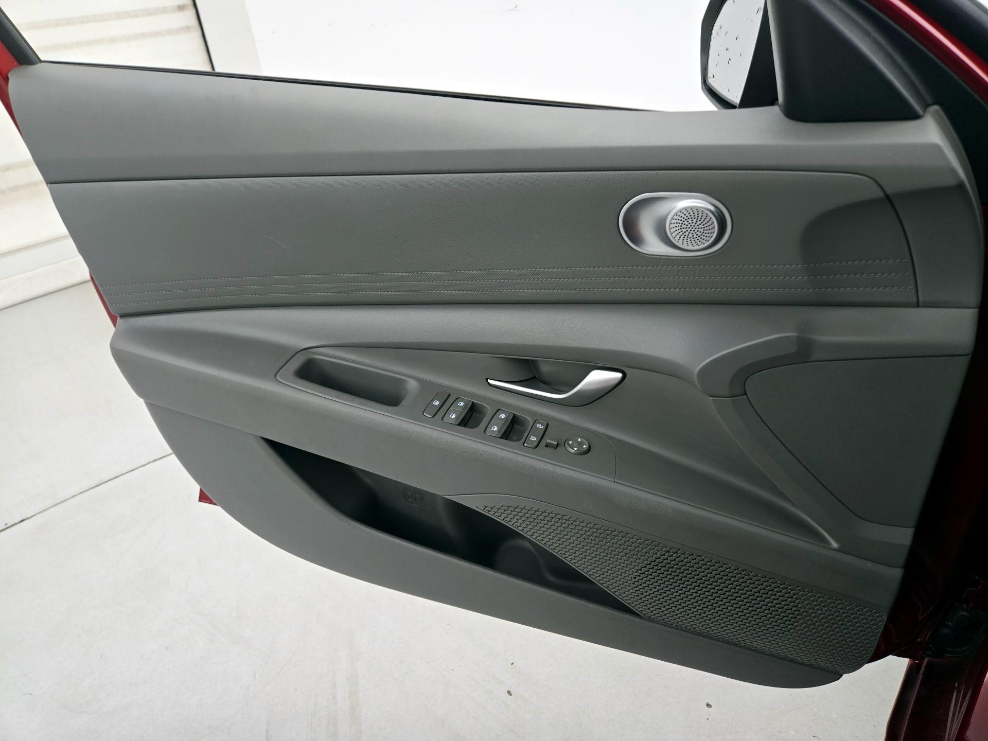 Thumbnail: 2024 Hyundai Elantra - 12