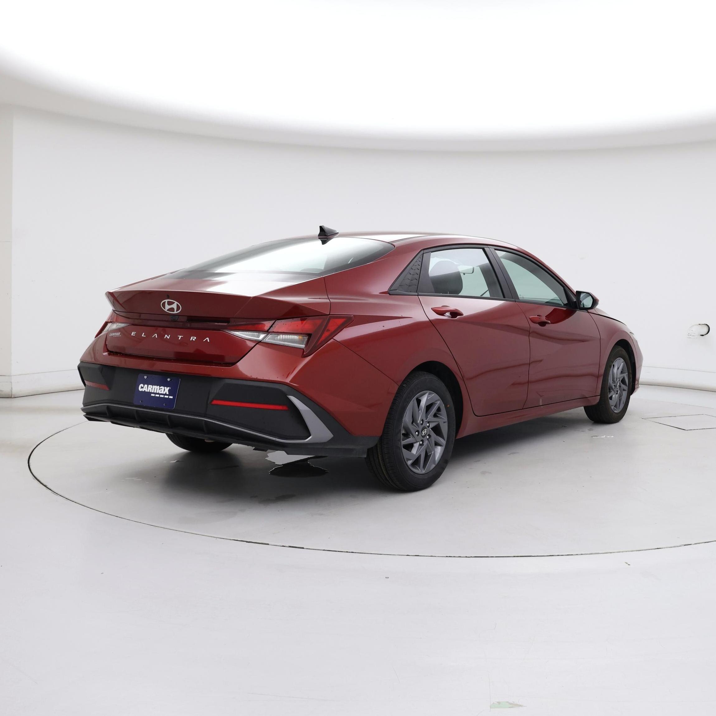 Thumbnail: 2024 Hyundai Elantra - 8