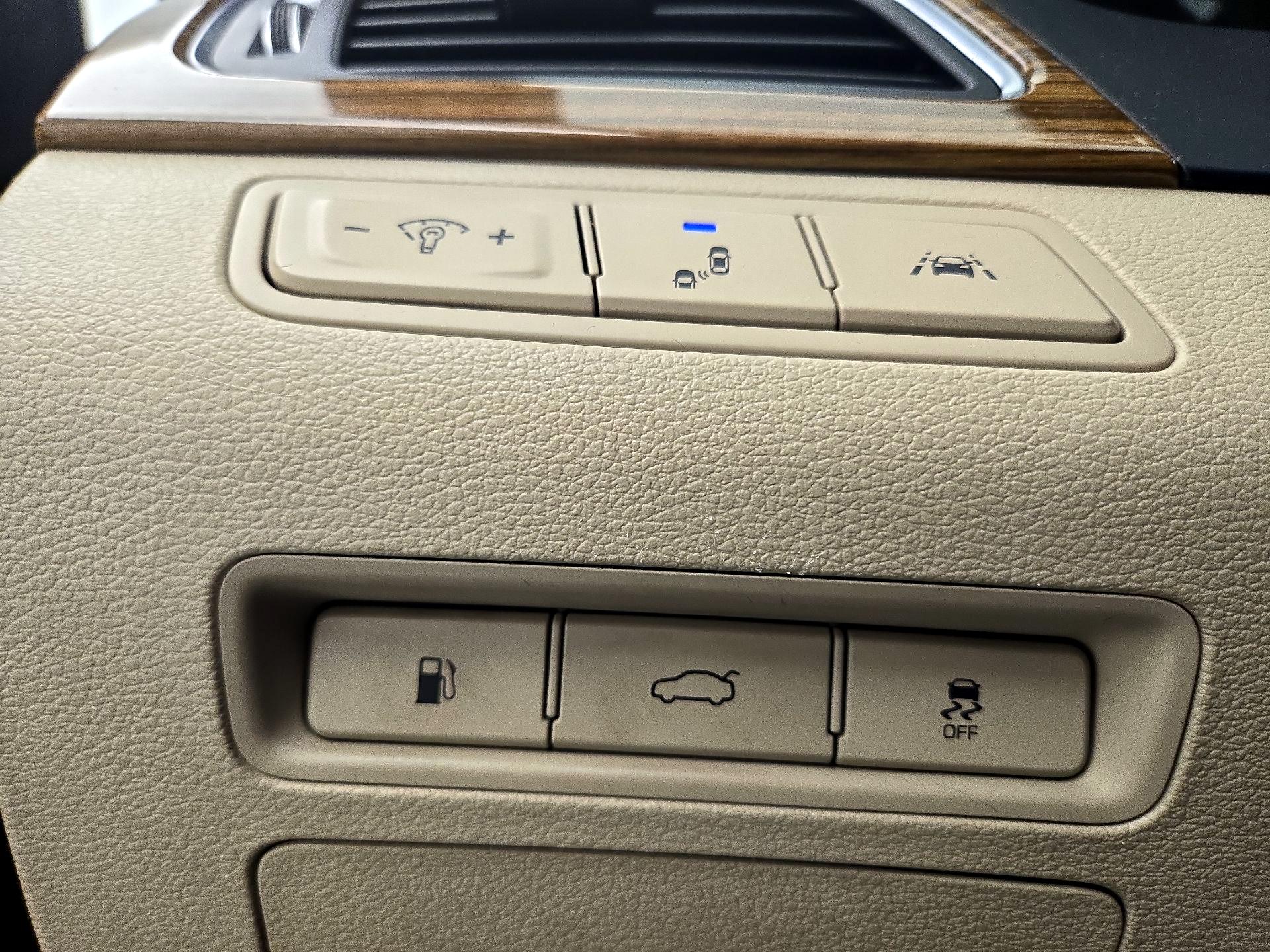 Thumbnail: 2015 Hyundai Sonata - 13
