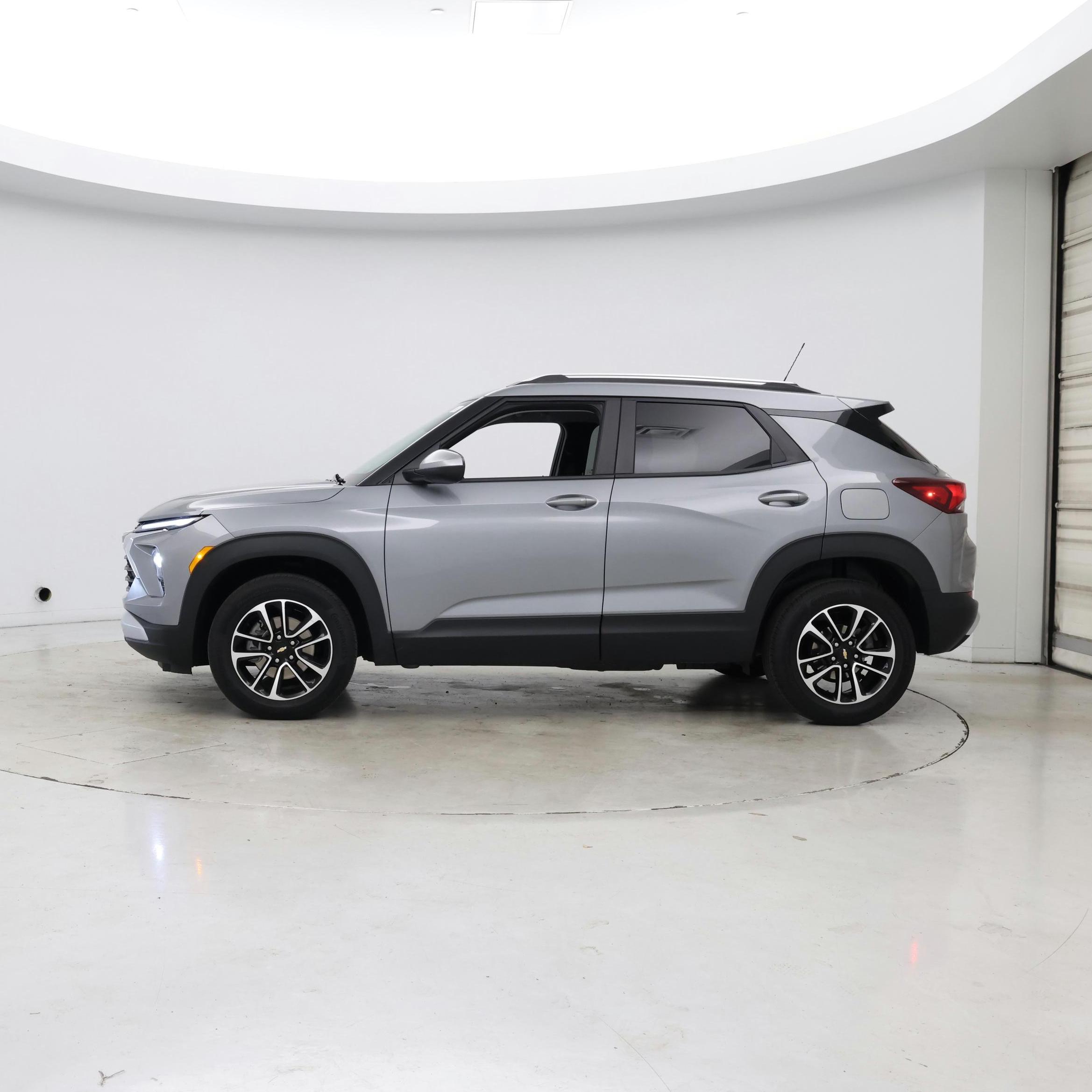 Thumbnail: 2025 Chevrolet TrailBlazer - 3