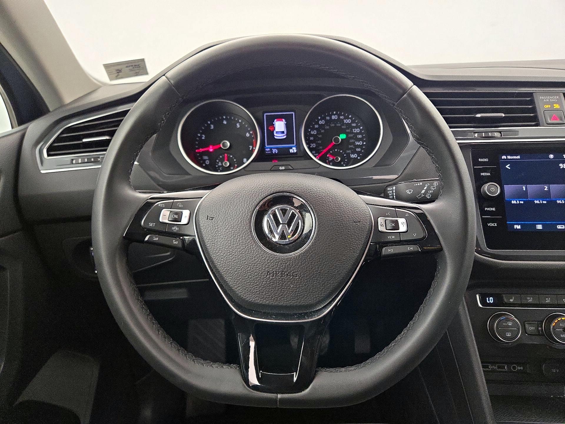 Thumbnail: 2020 Volkswagen Tiguan - 10