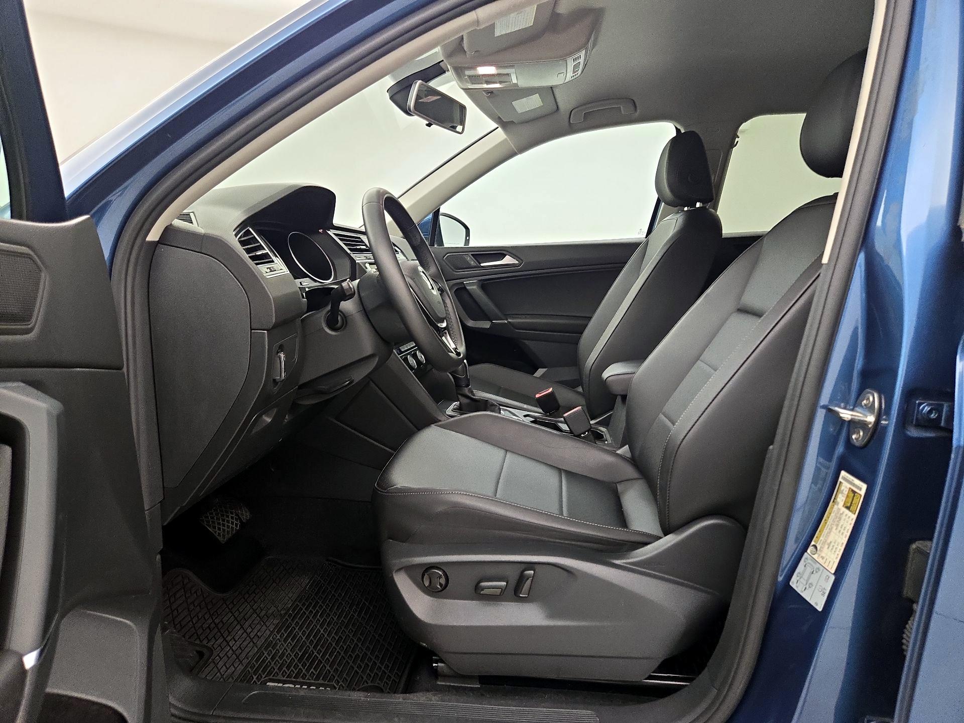 Thumbnail: 2020 Volkswagen Tiguan - 11