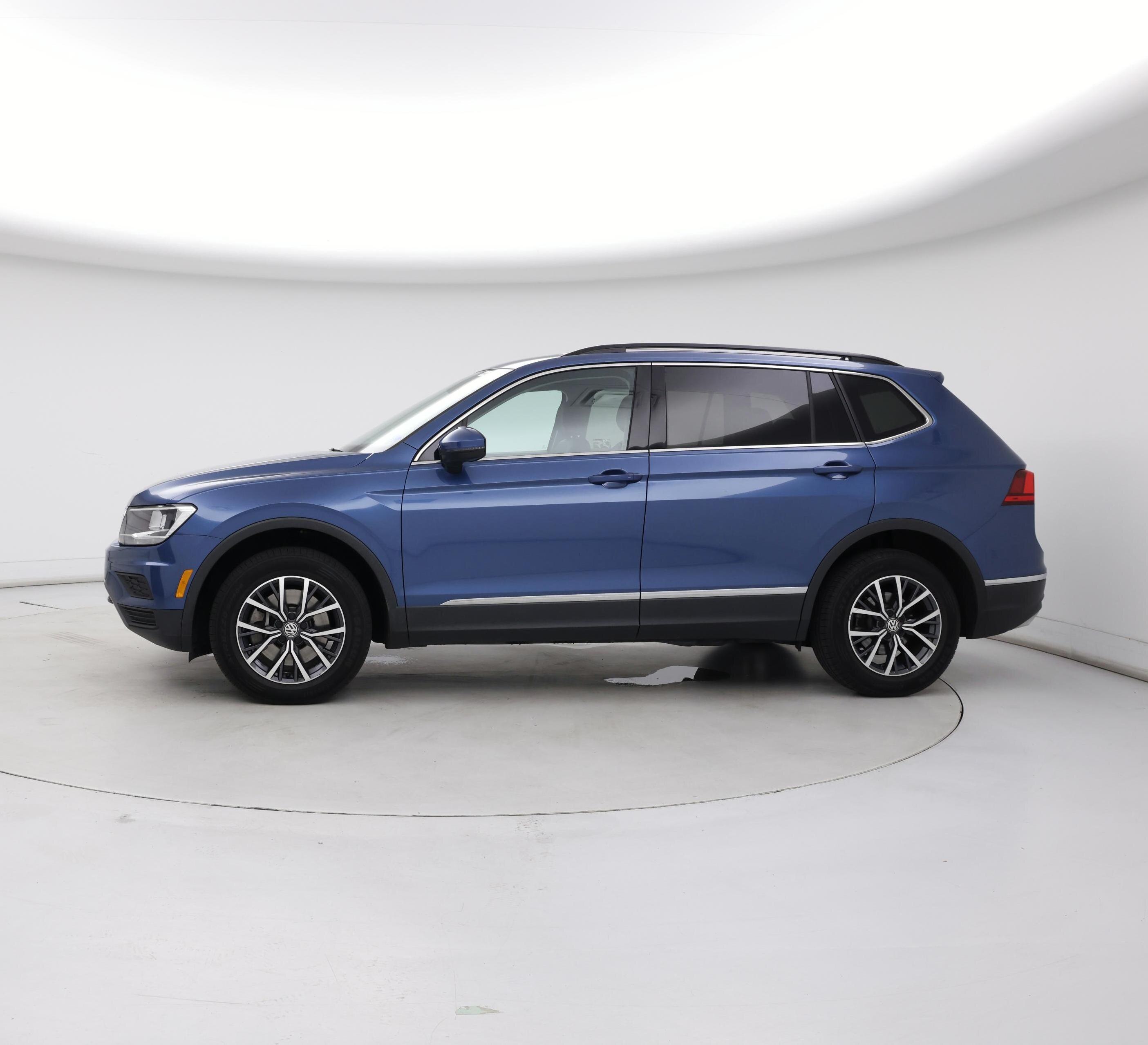 Thumbnail: 2020 Volkswagen Tiguan - 3