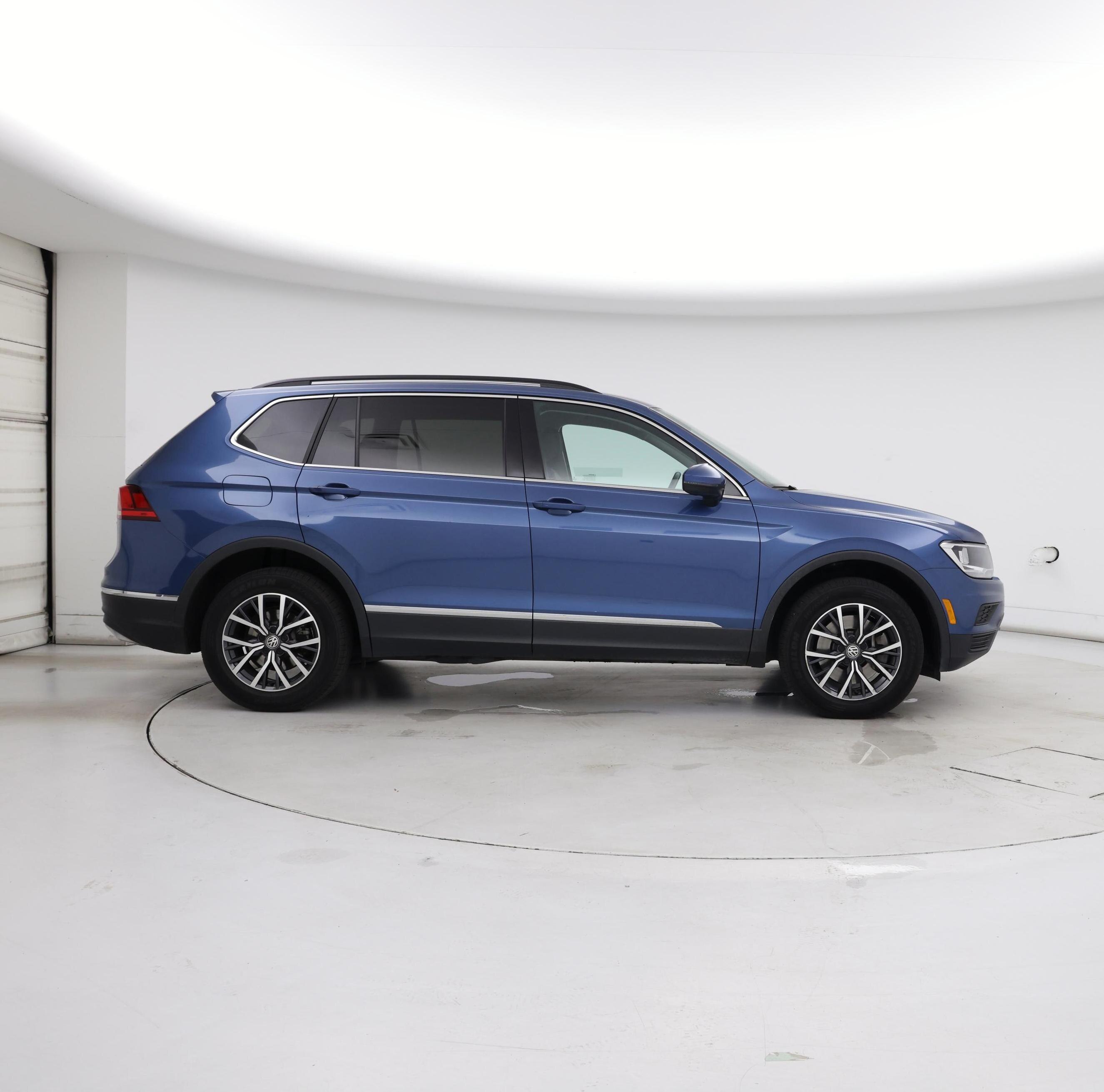 Thumbnail: 2020 Volkswagen Tiguan - 7