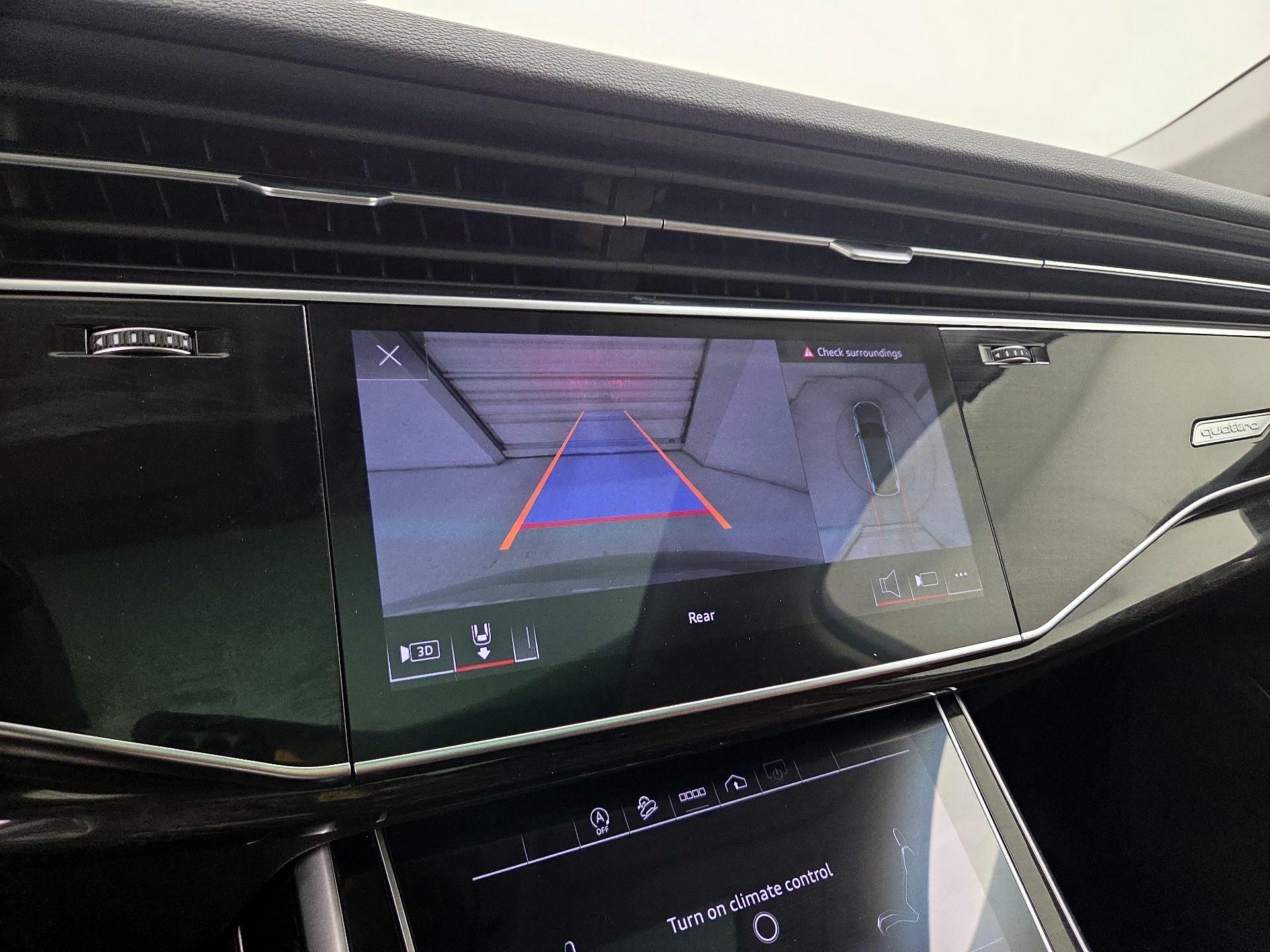 Thumbnail: 2022 Audi Q7 - 15