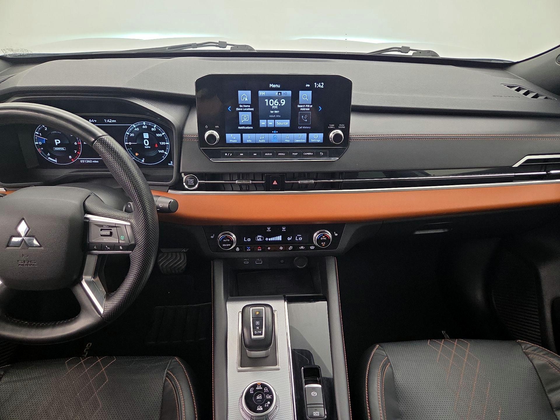 Thumbnail: 2023 Mitsubishi Outlander - 9