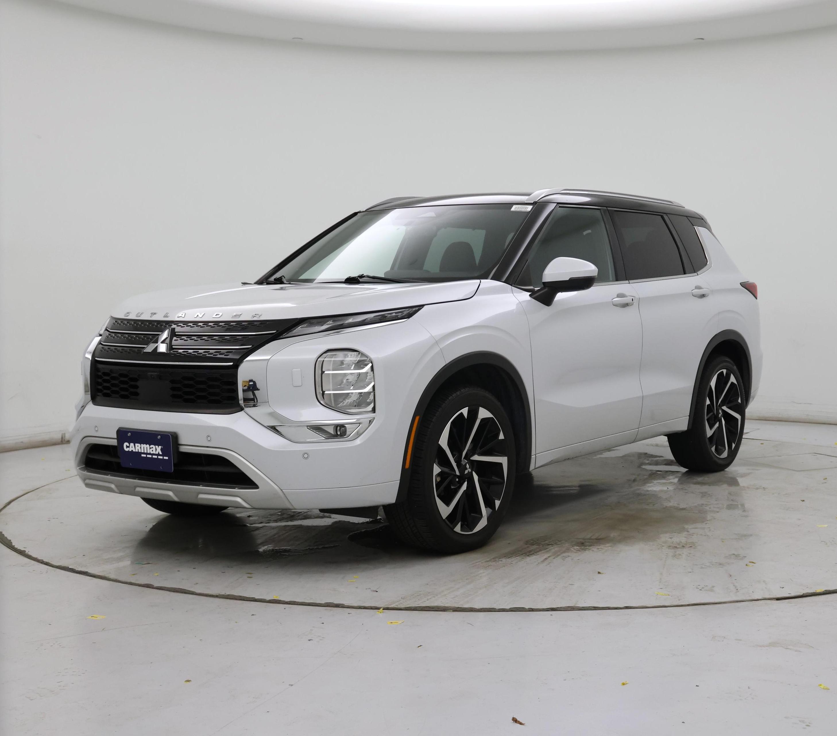 Thumbnail: 2023 Mitsubishi Outlander - 4