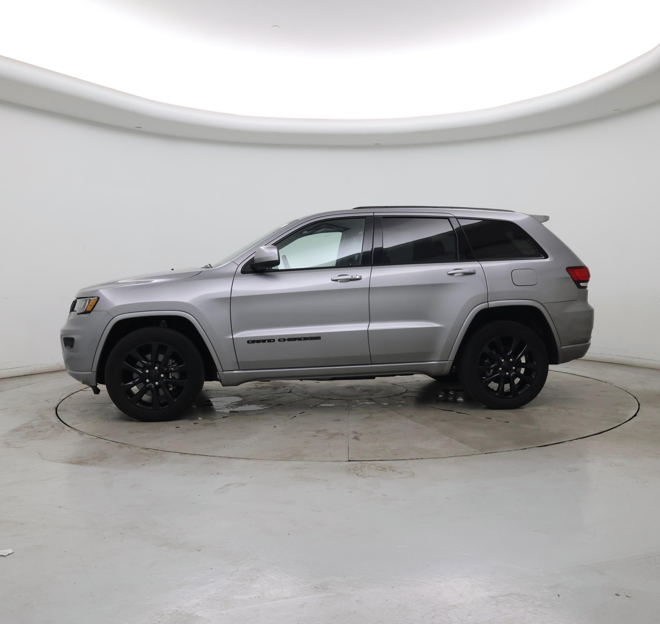 Thumbnail: 2021 Jeep Grand Cherokee - 3