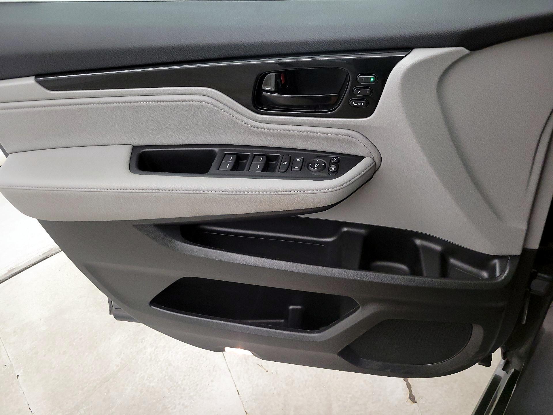 Thumbnail: 2023 Honda Odyssey - 12